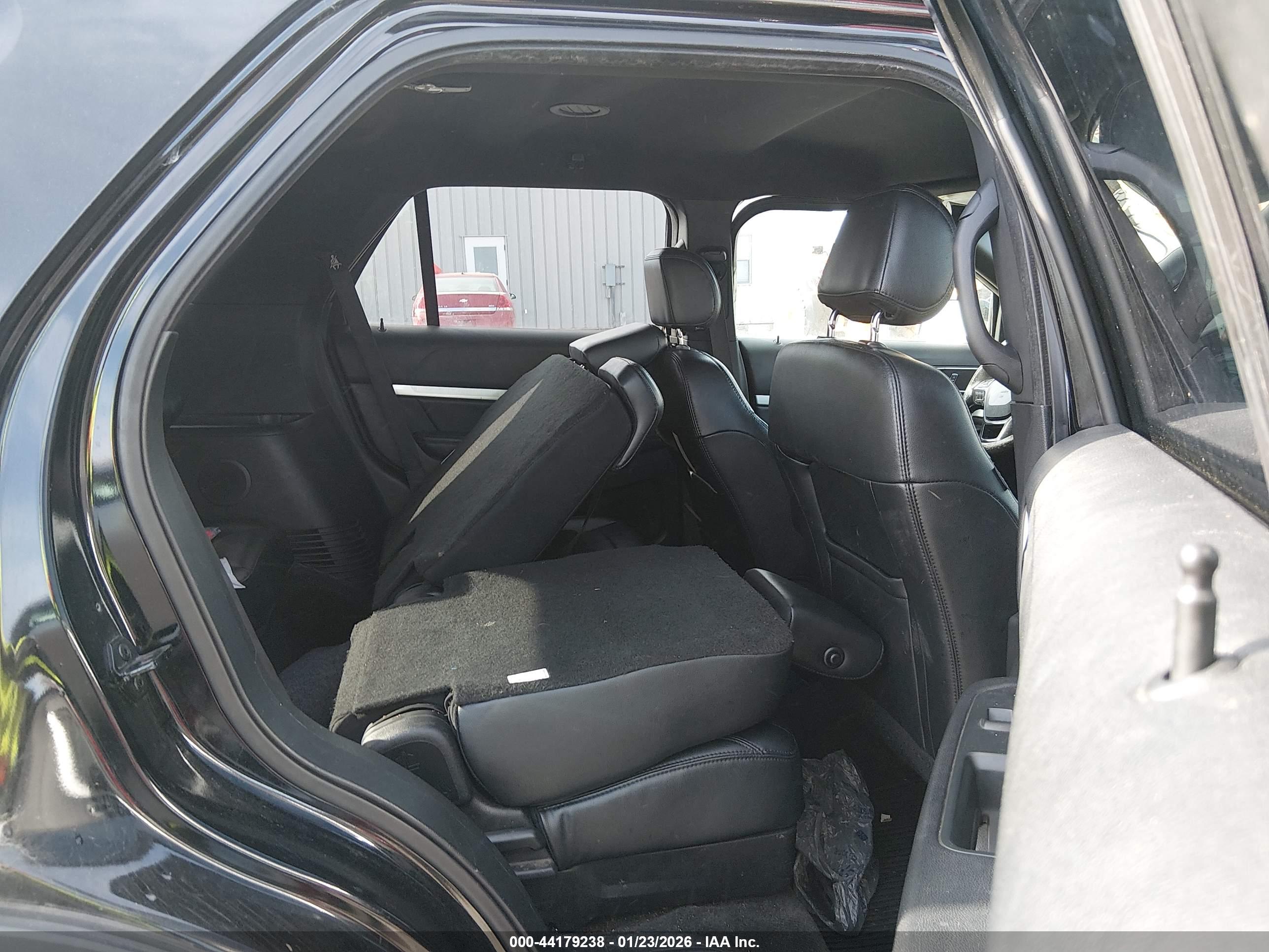 FORD EXPLORER image 8