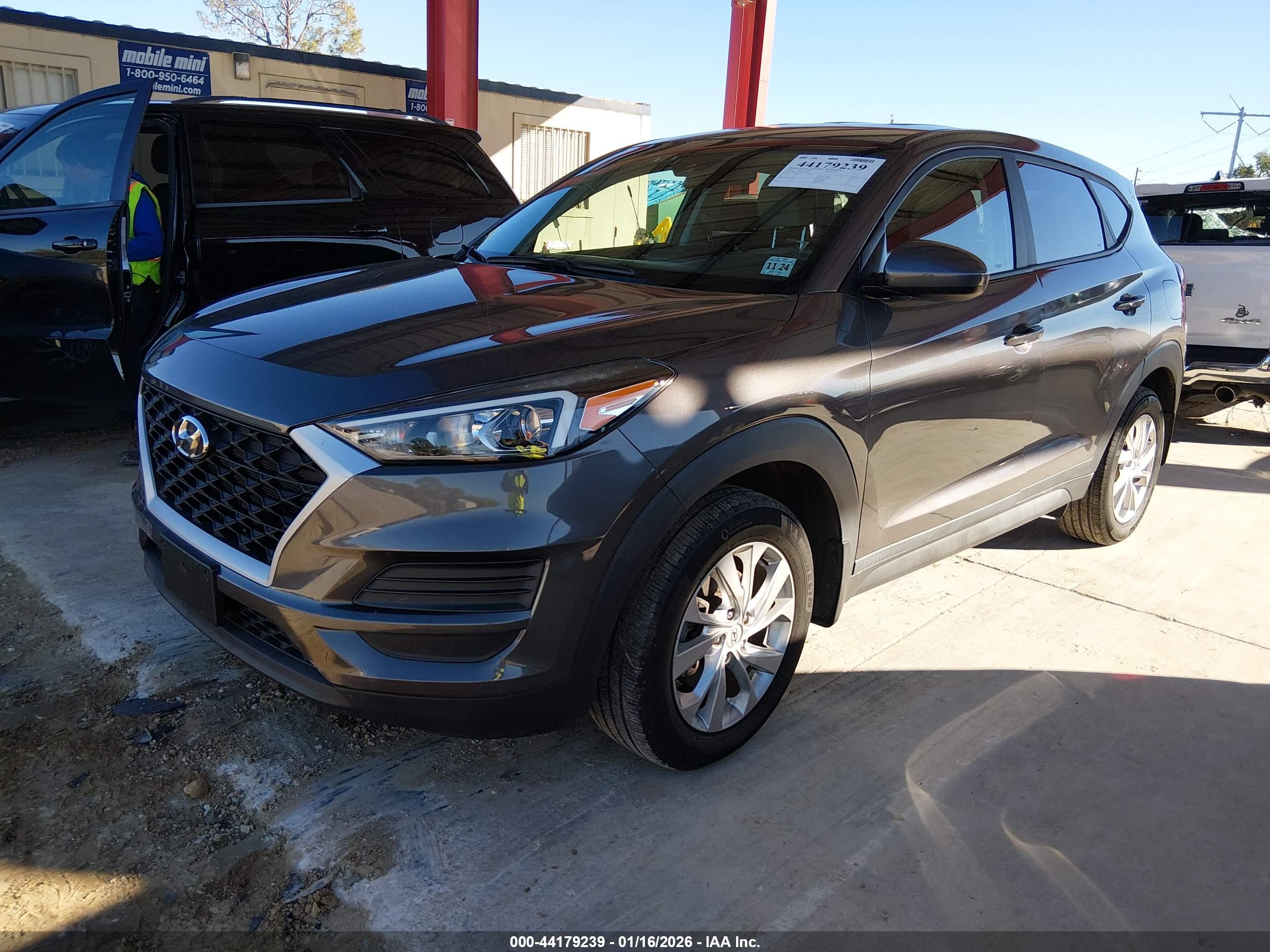 HYUNDAI TUCSON image 2