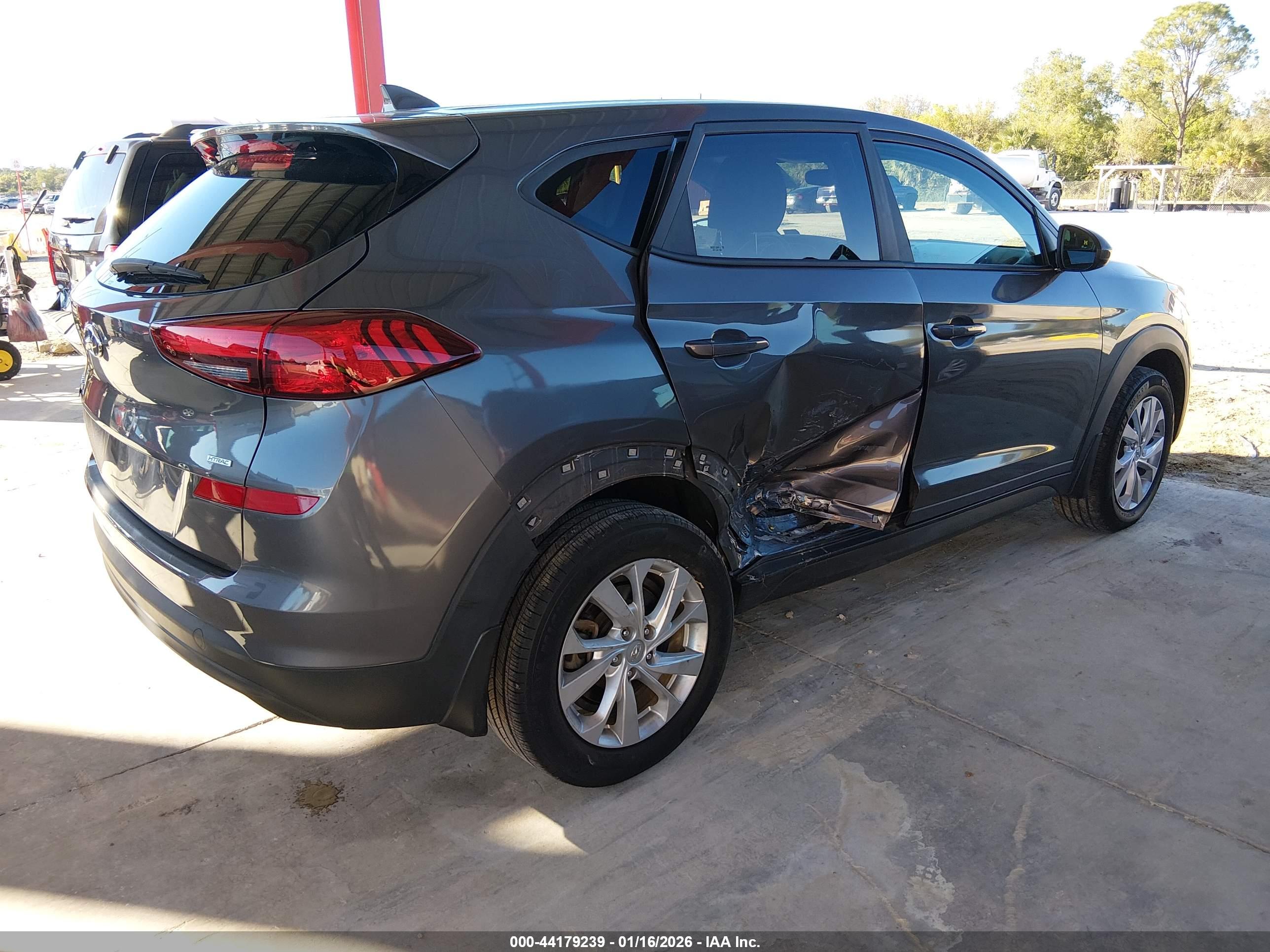 HYUNDAI TUCSON image 4