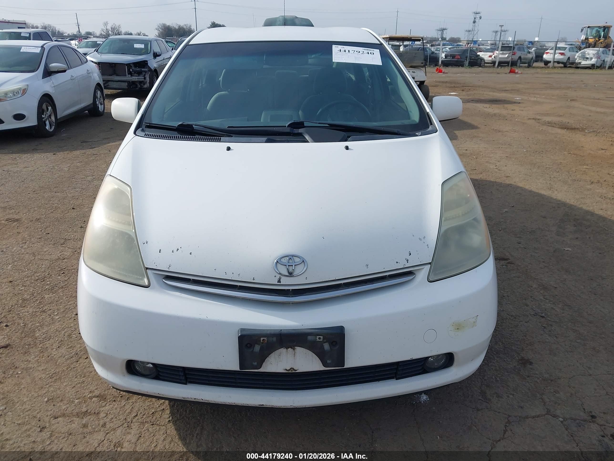 TOYOTA PRIUS image 6