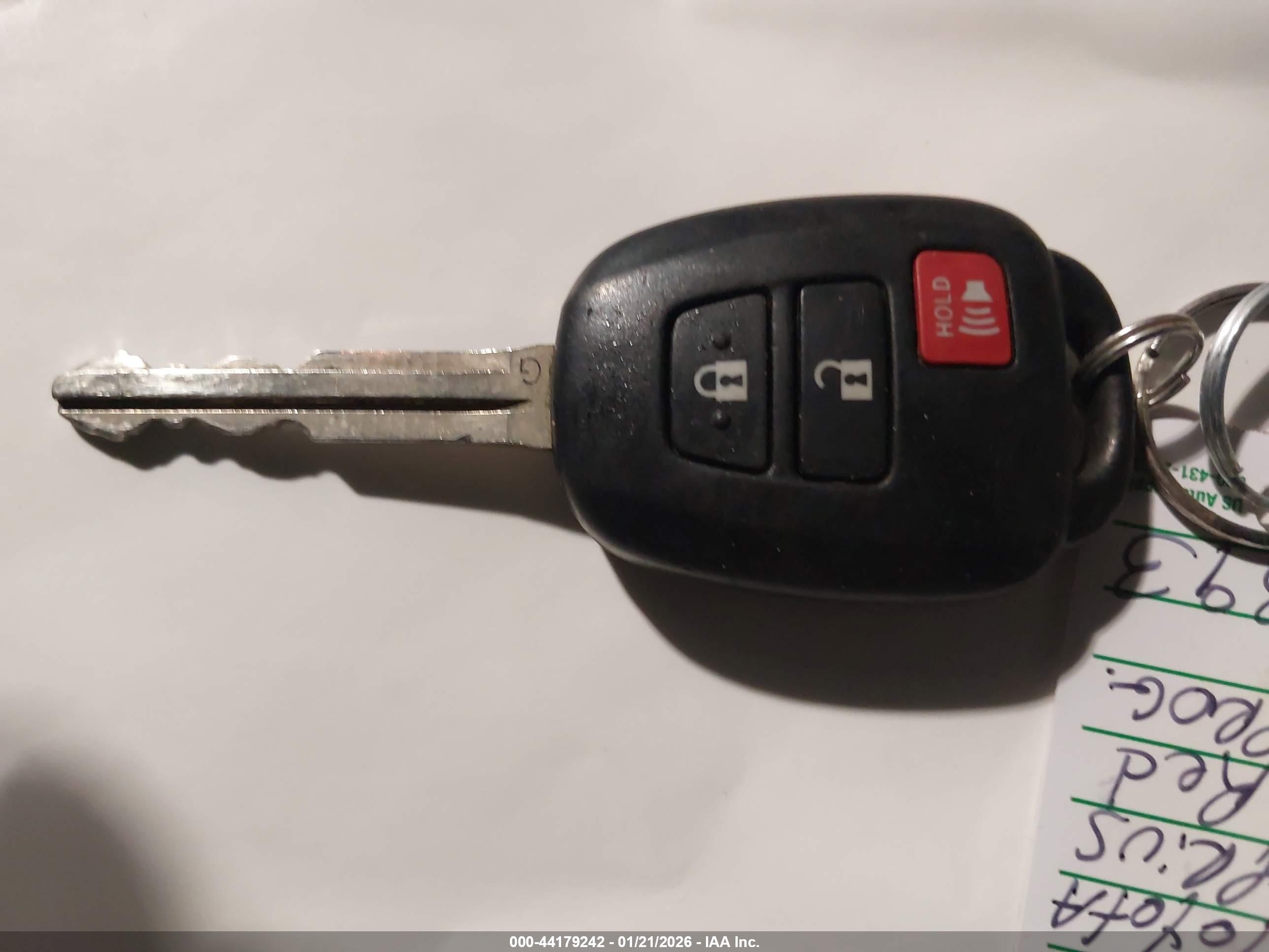 TOYOTA PRIUS image 11