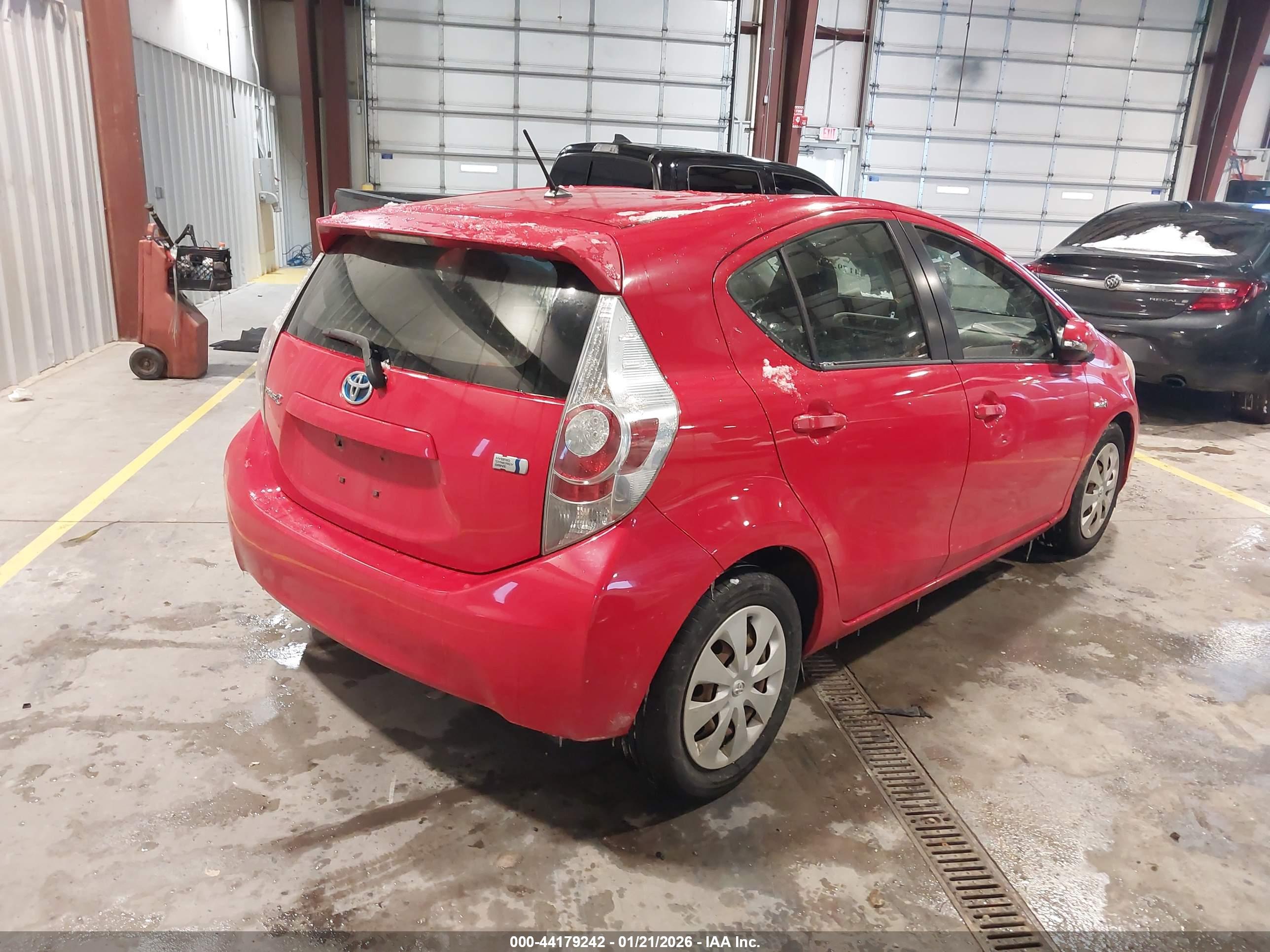 TOYOTA PRIUS image 4