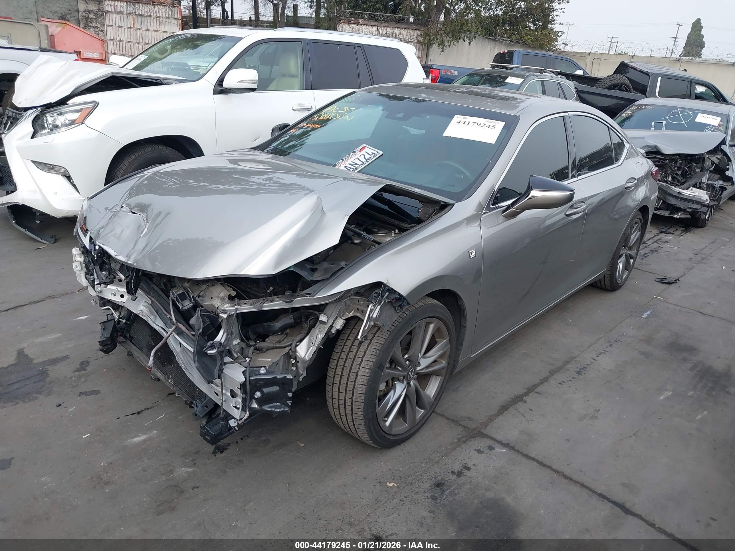 LEXUS ES image 2