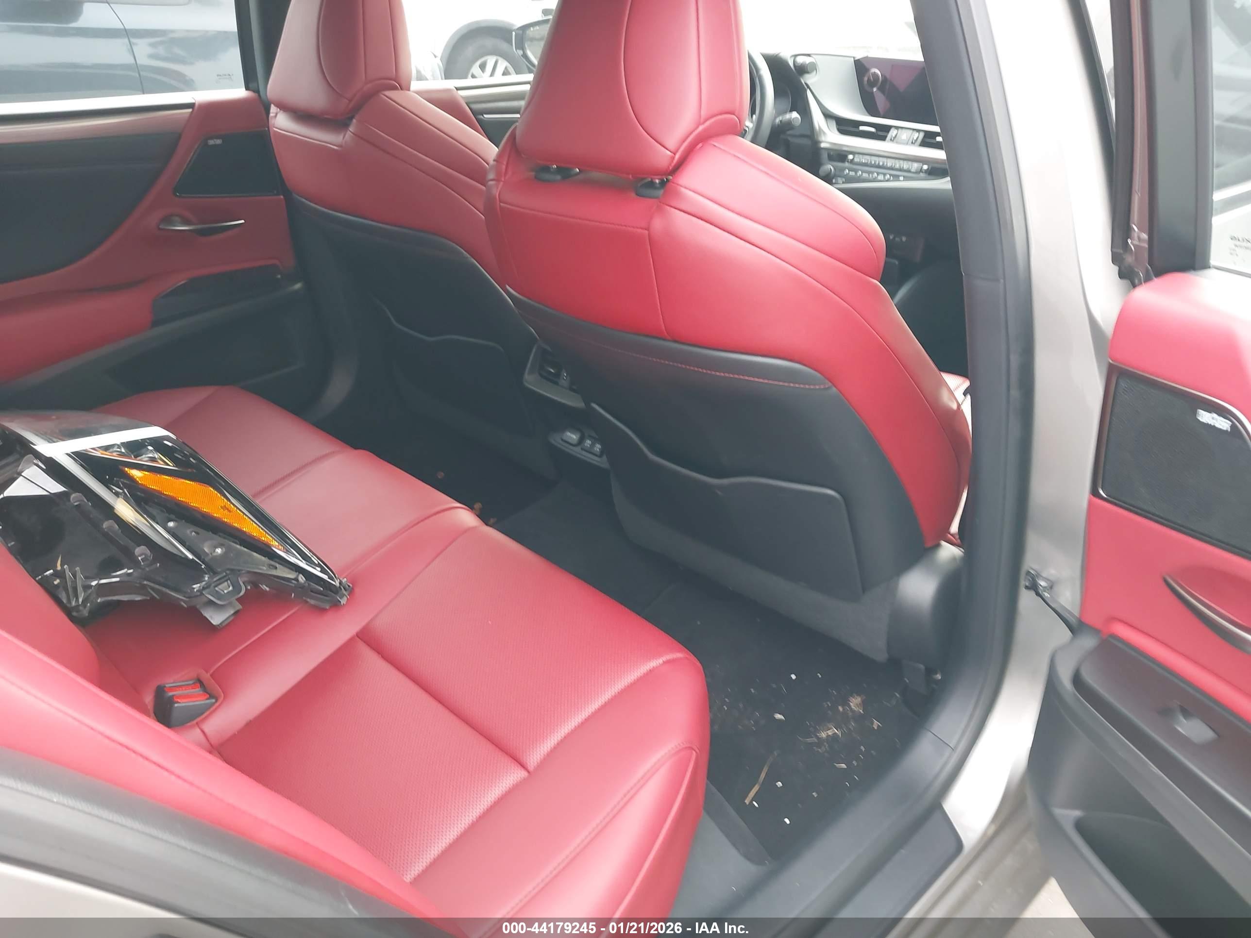LEXUS ES image 8