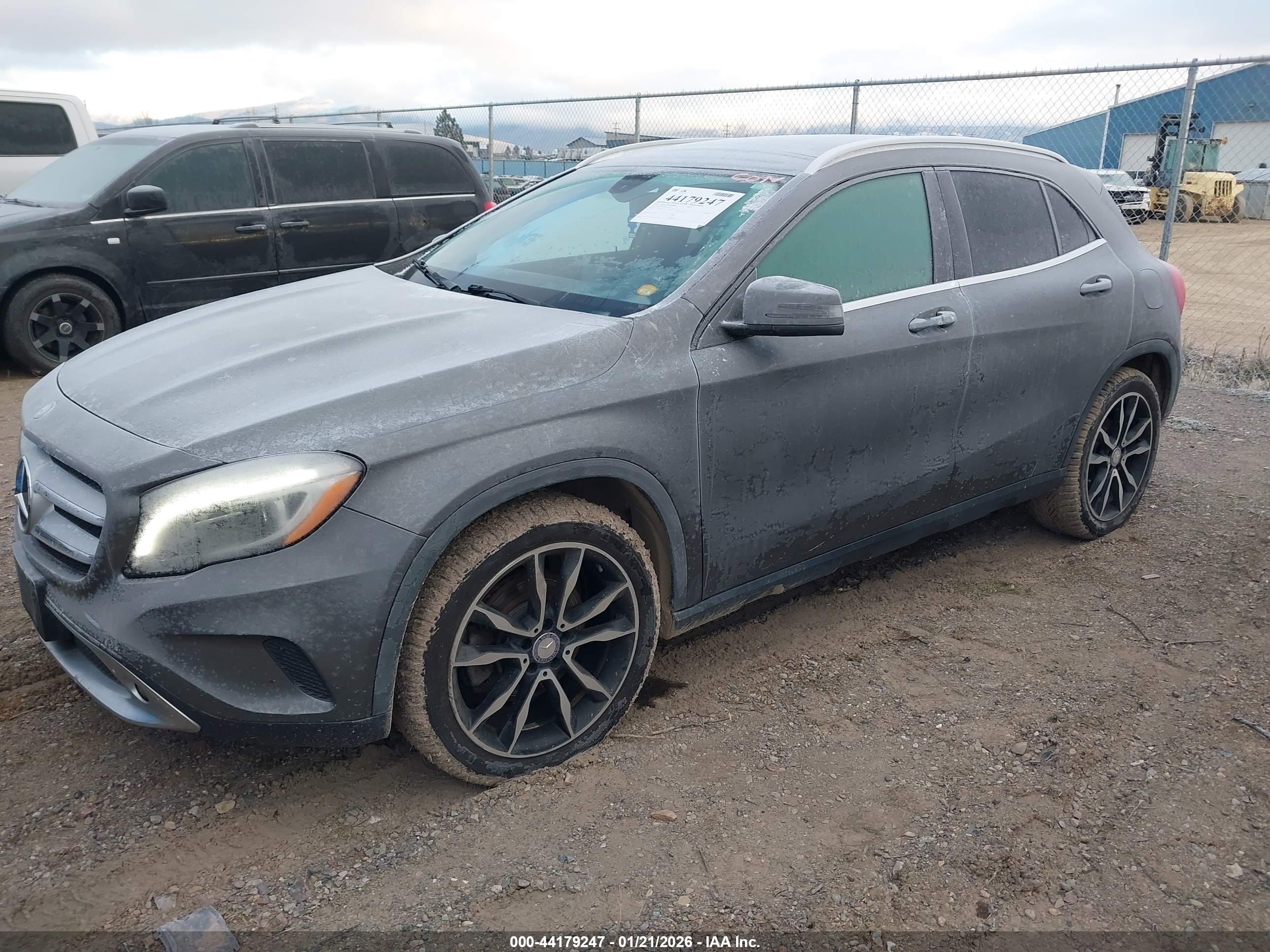 MERCEDES-BENZ GLA image 2