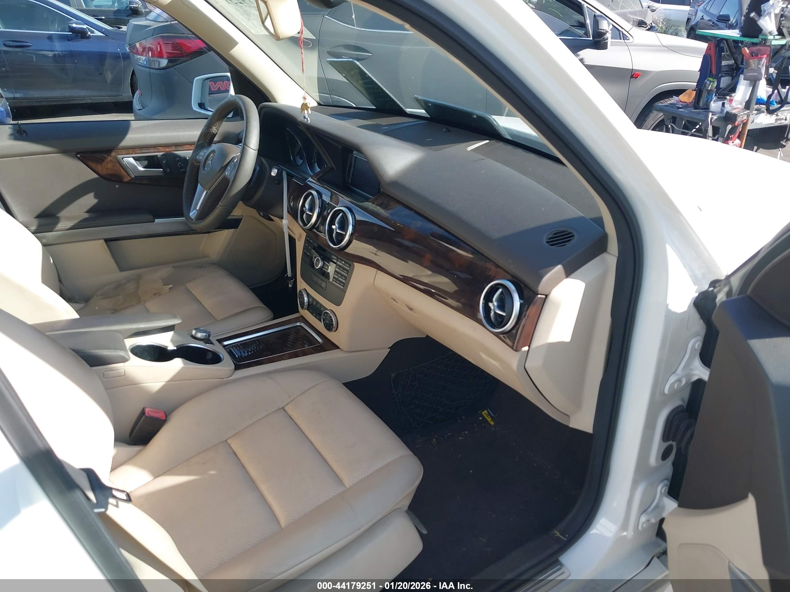 MERCEDES-BENZ GLK image 5