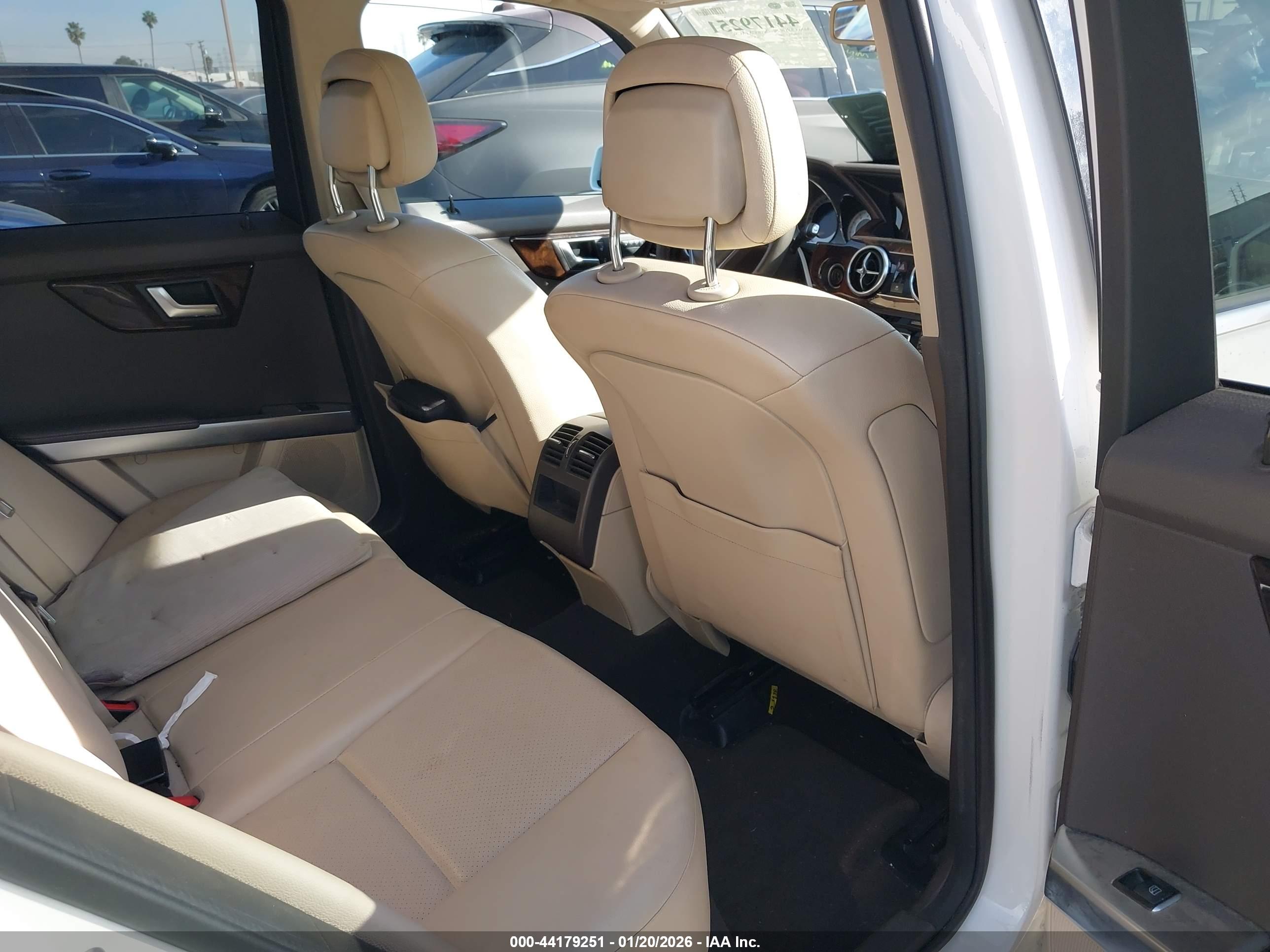 MERCEDES-BENZ GLK image 8