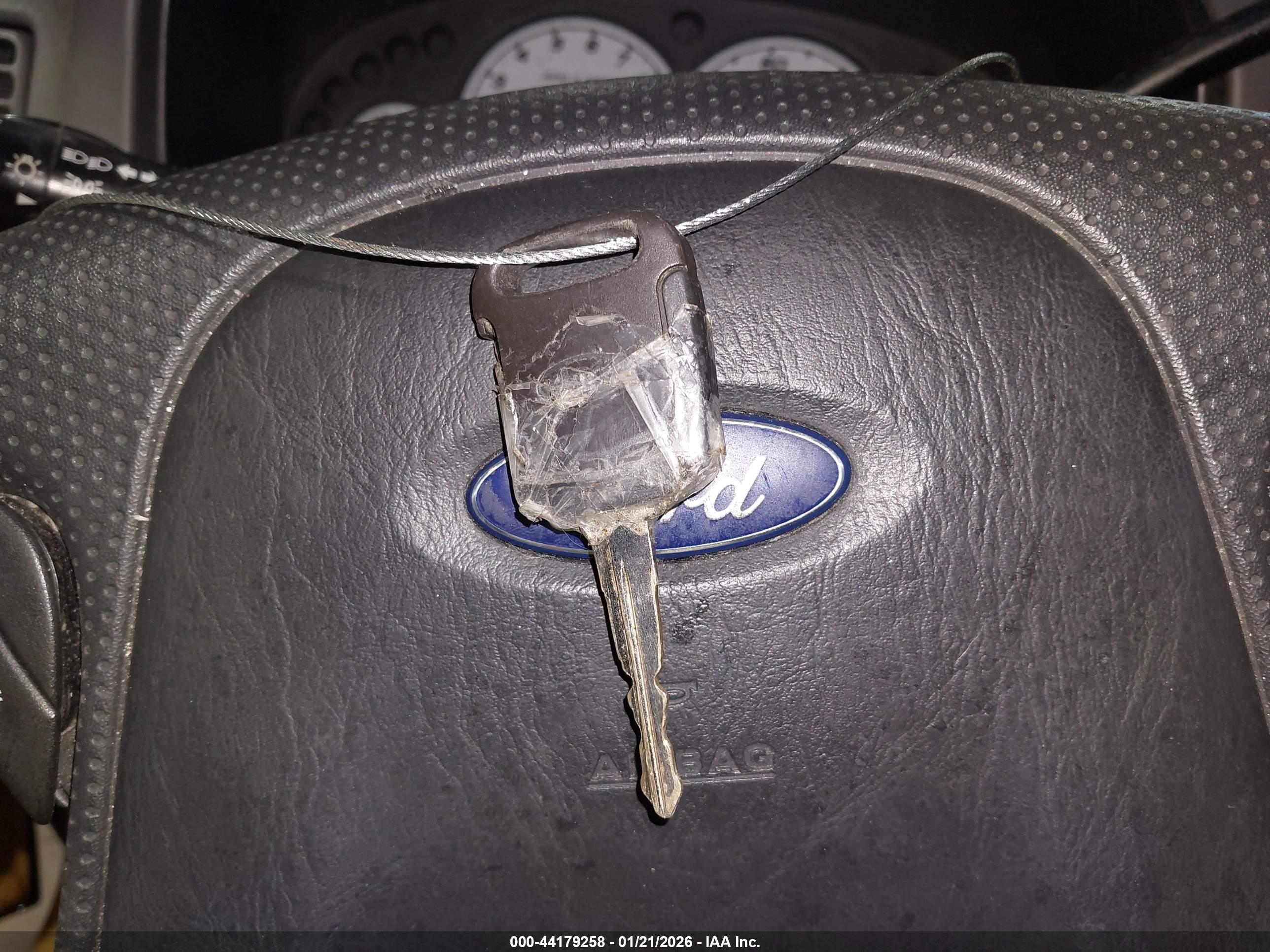 FORD ESCAPE image 11