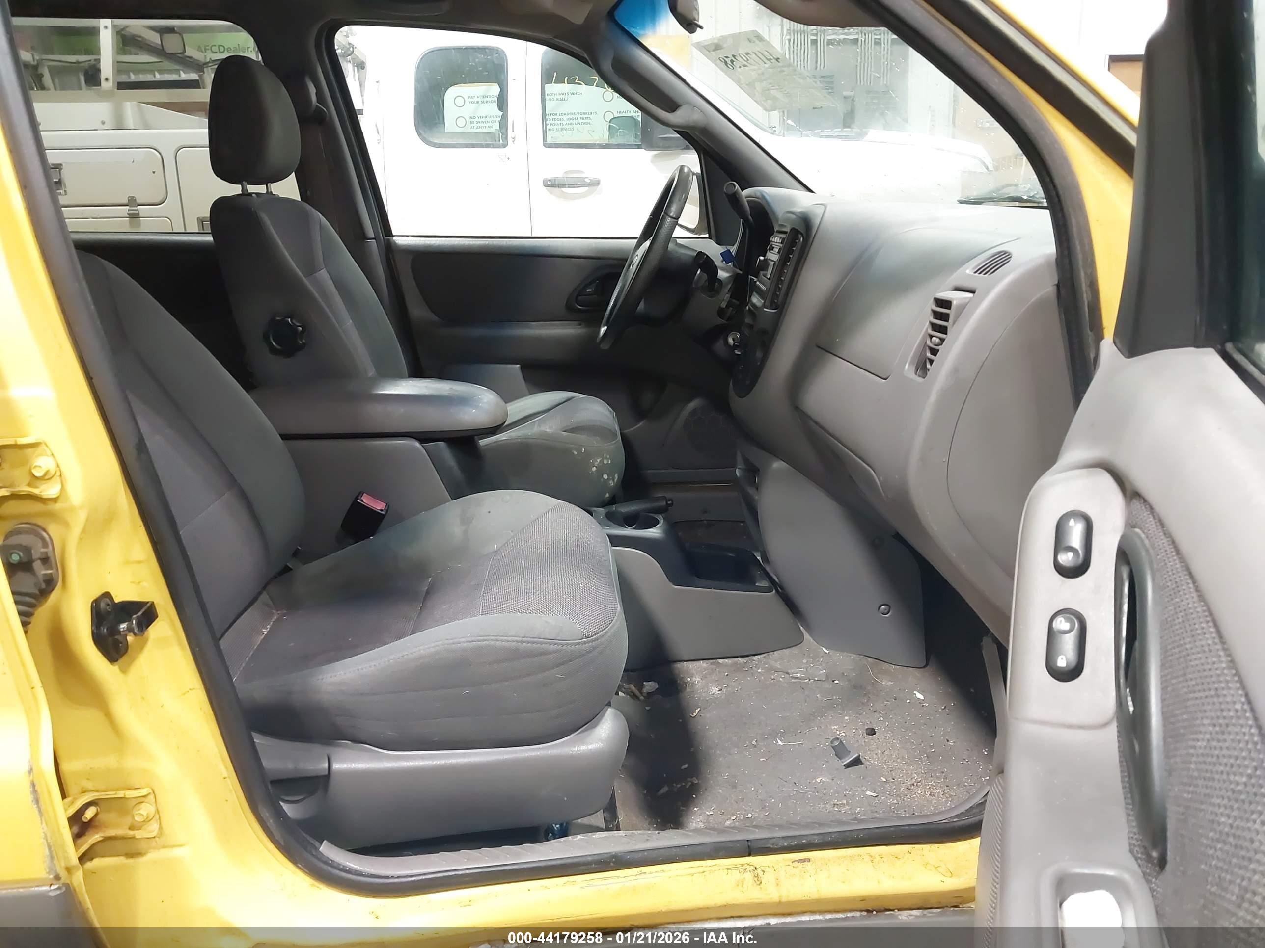 FORD ESCAPE image 5