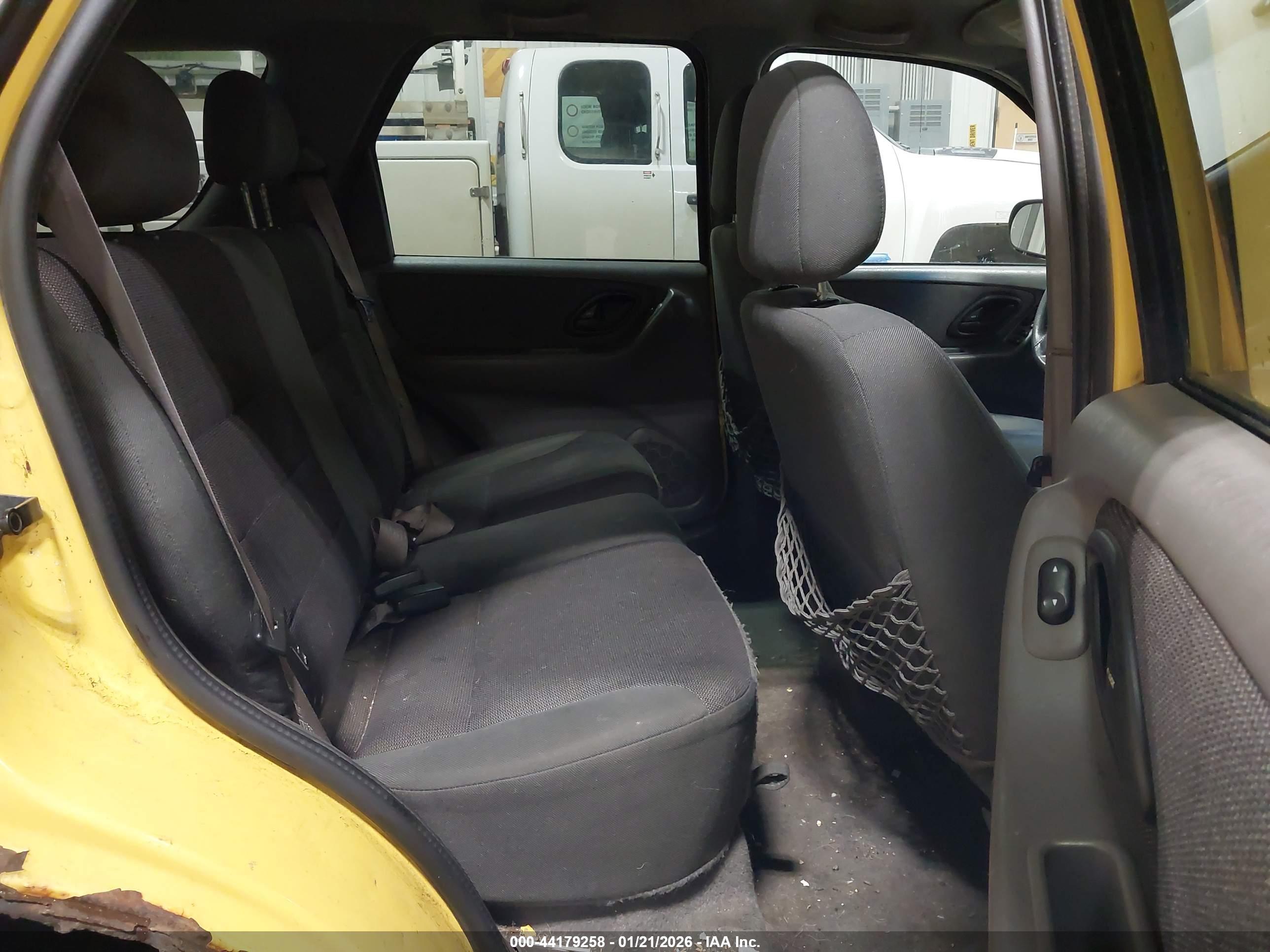 FORD ESCAPE image 8