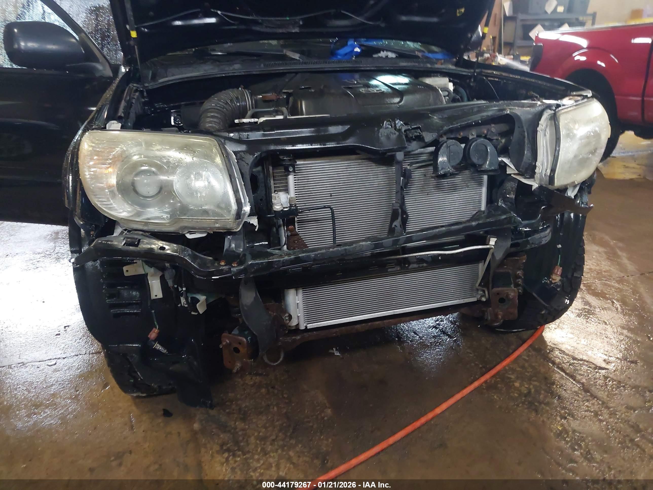 TOYOTA 4RUNNER image 6