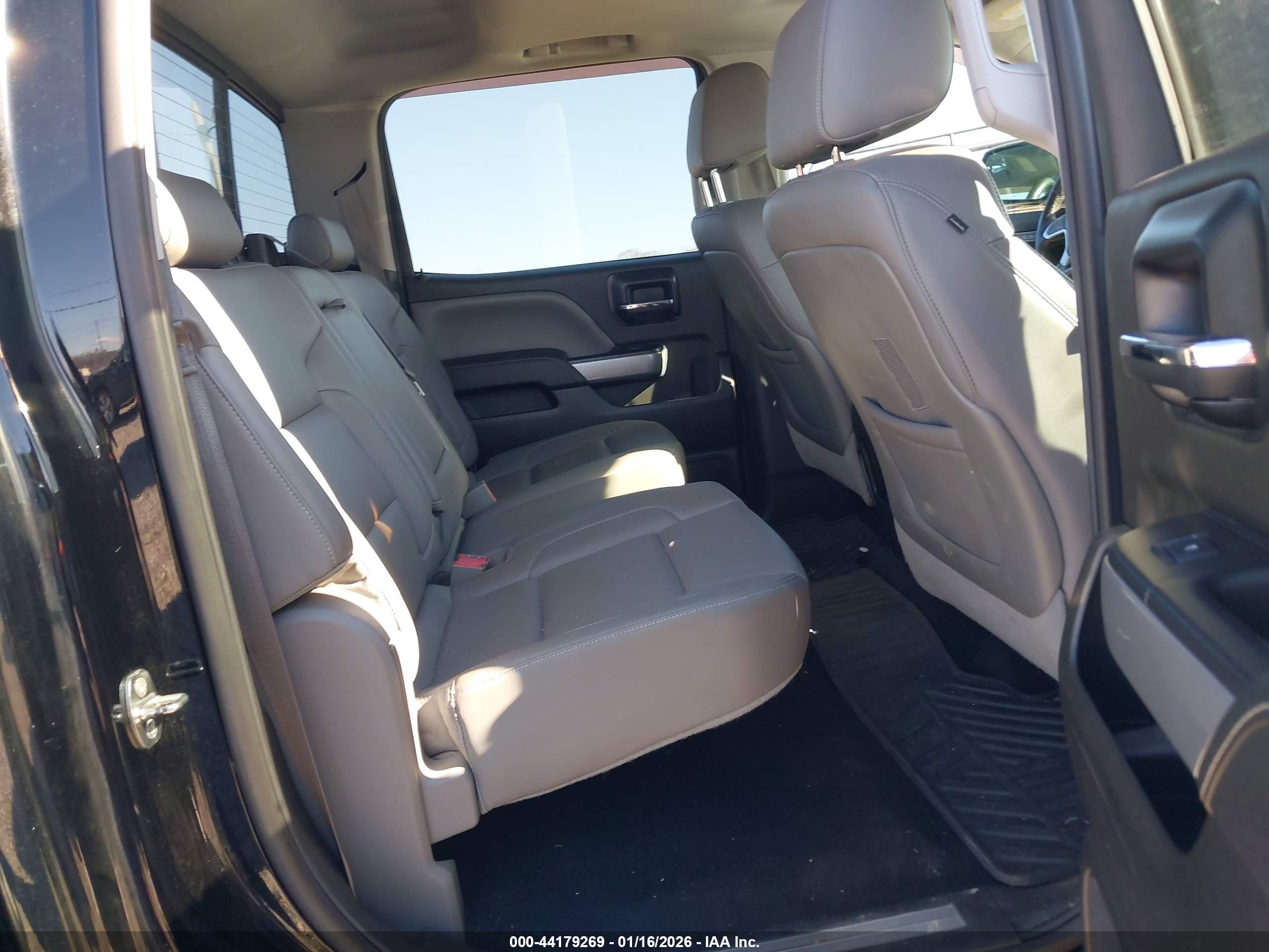 CHEVROLET SILVERADO image 8
