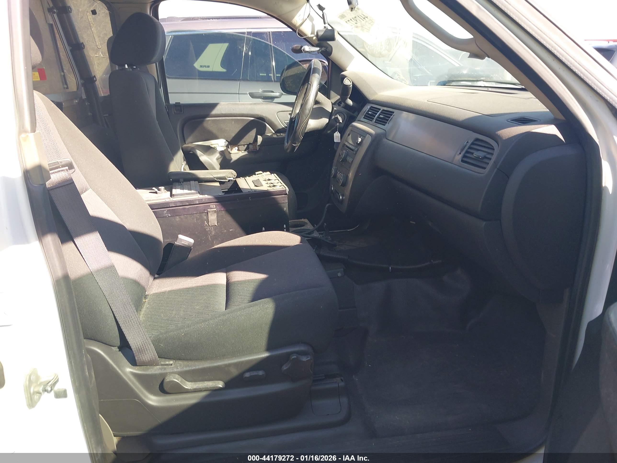CHEVROLET TAHOE image 5