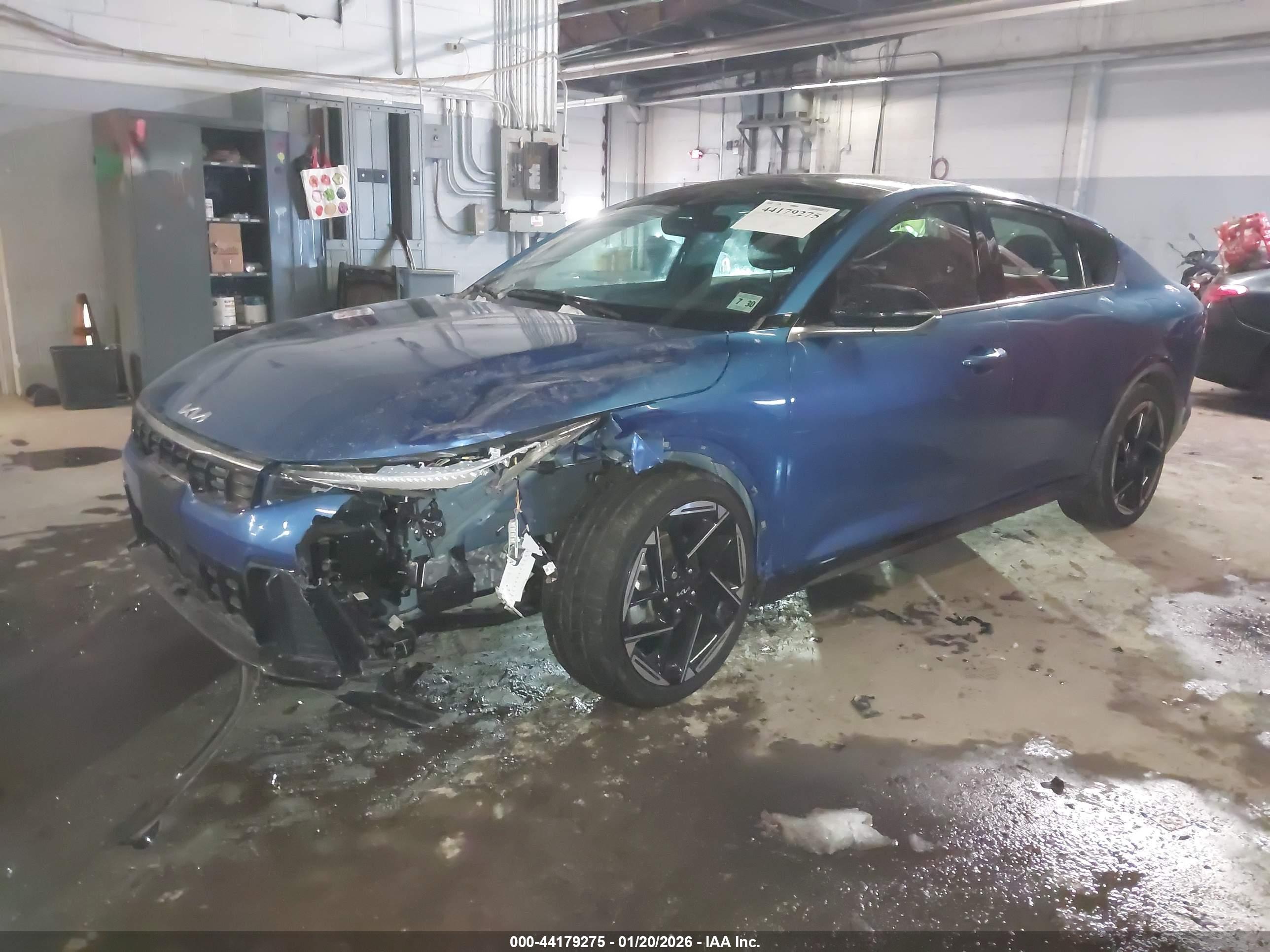 KIA K4 image 2