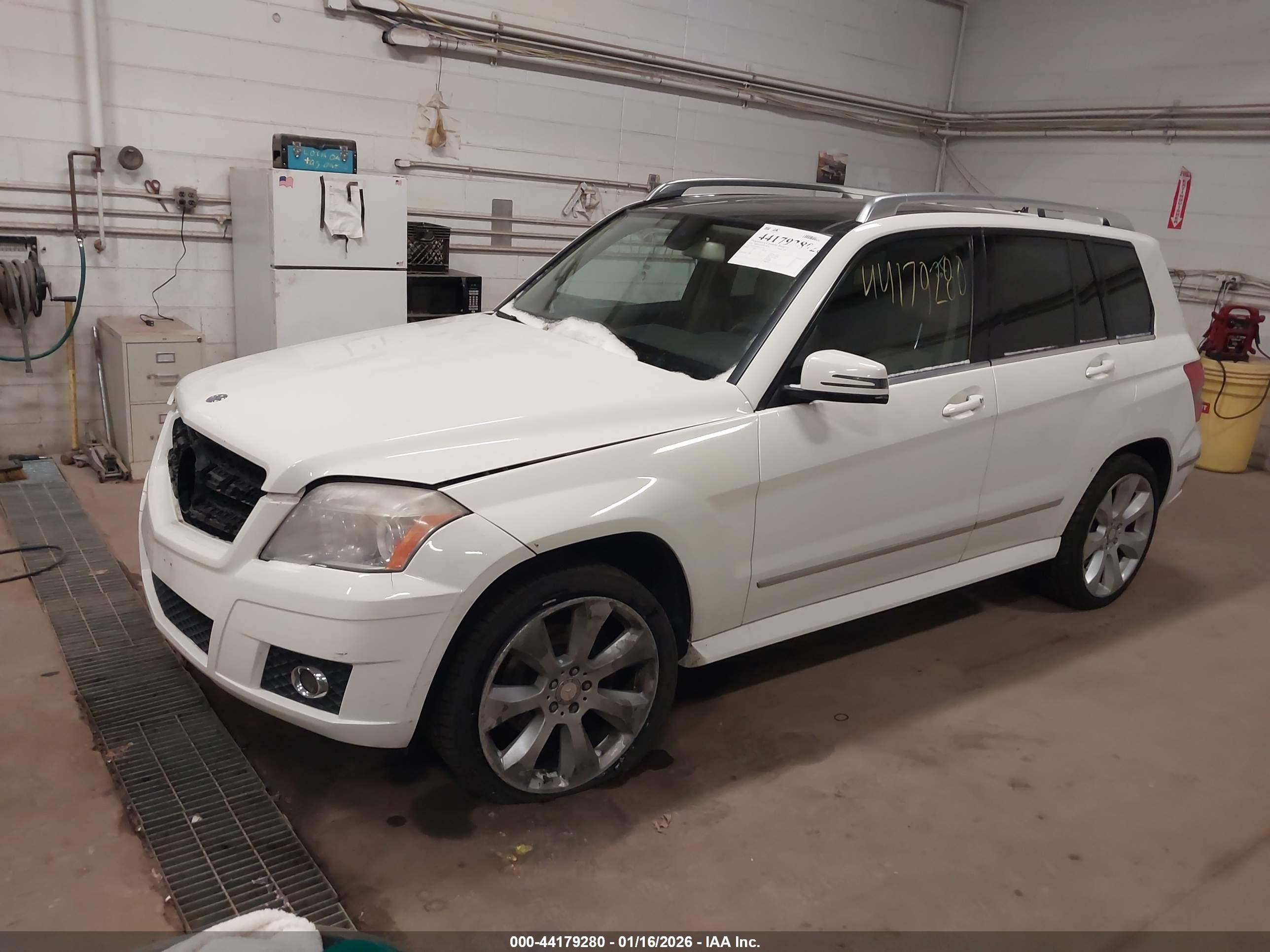 MERCEDES-BENZ GLK image 2