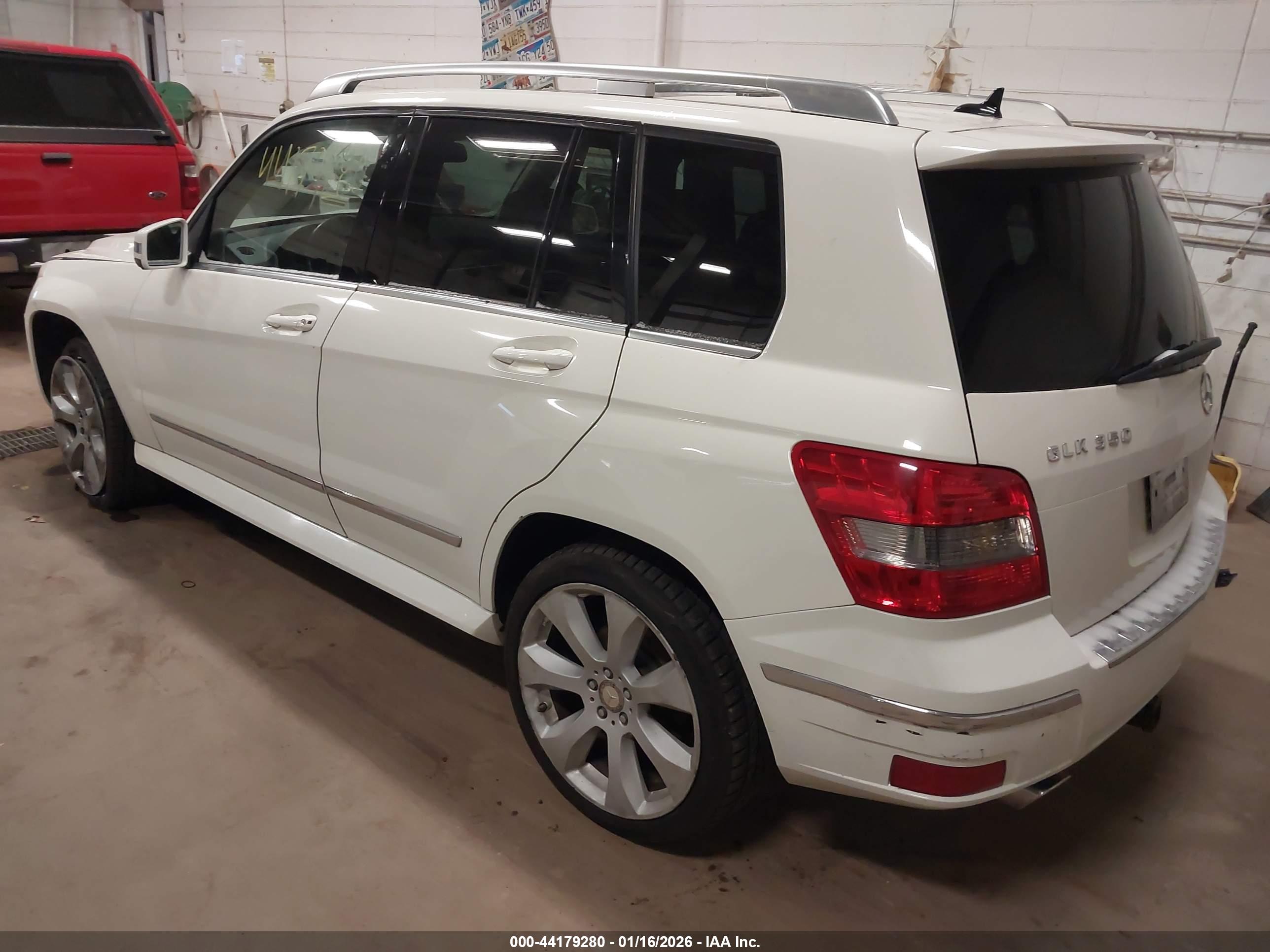MERCEDES-BENZ GLK image 3