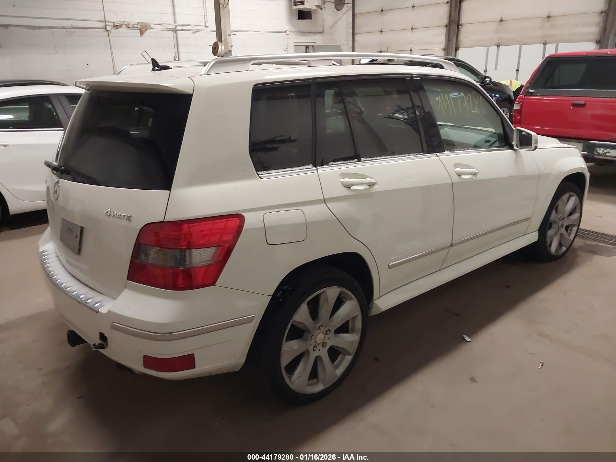 MERCEDES-BENZ GLK image 4