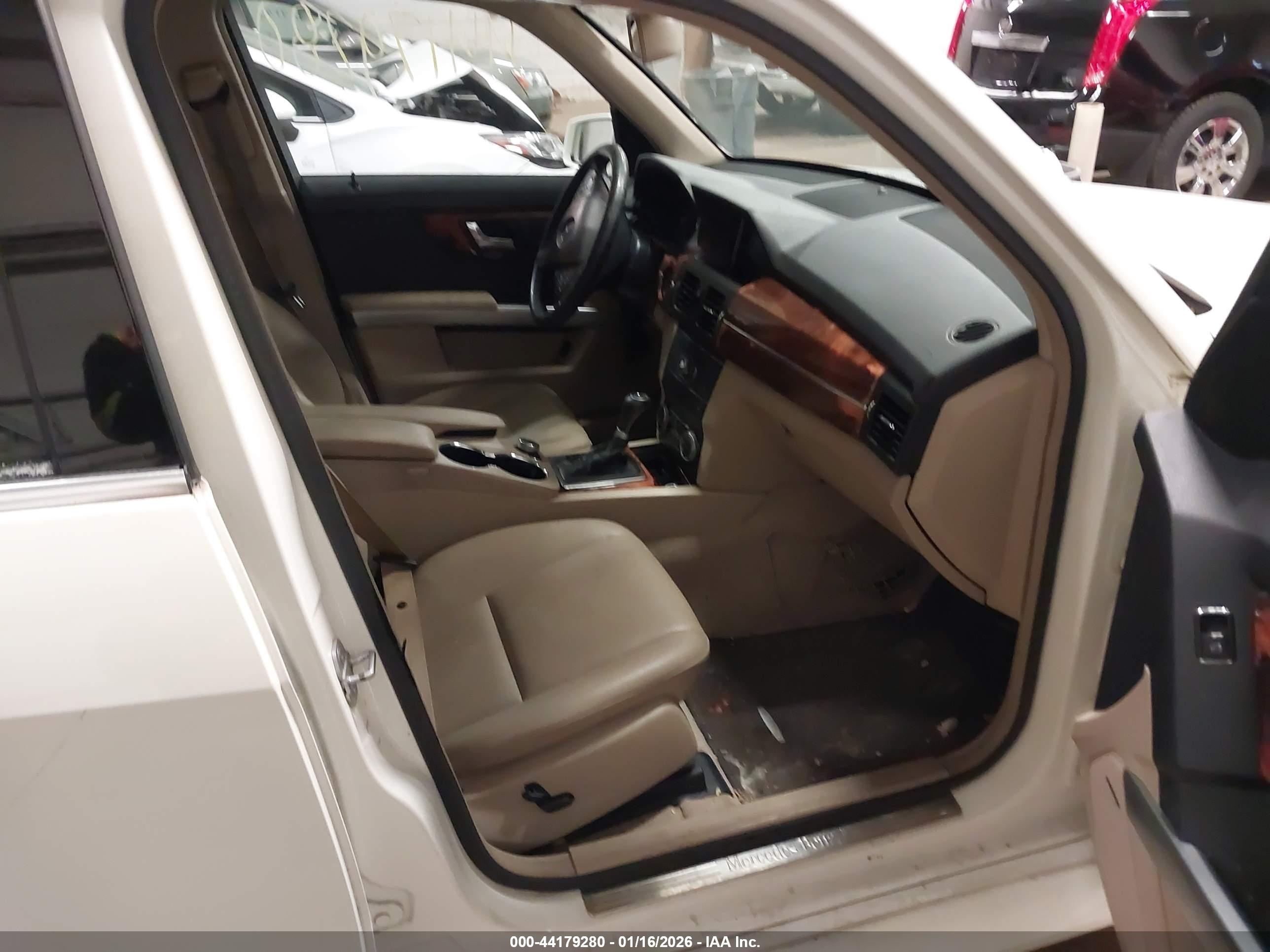 MERCEDES-BENZ GLK image 5