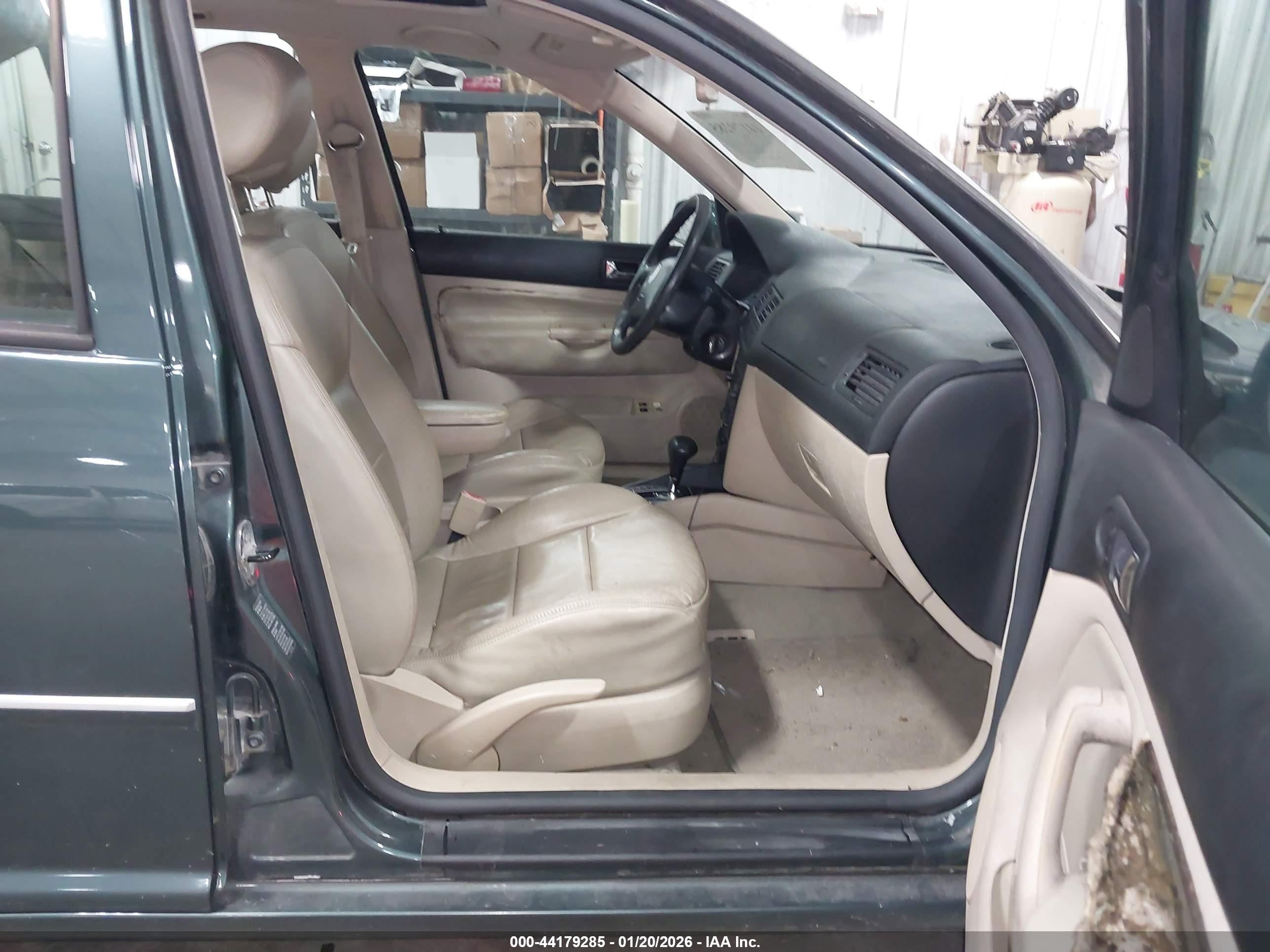 VOLKSWAGEN JETTA image 5