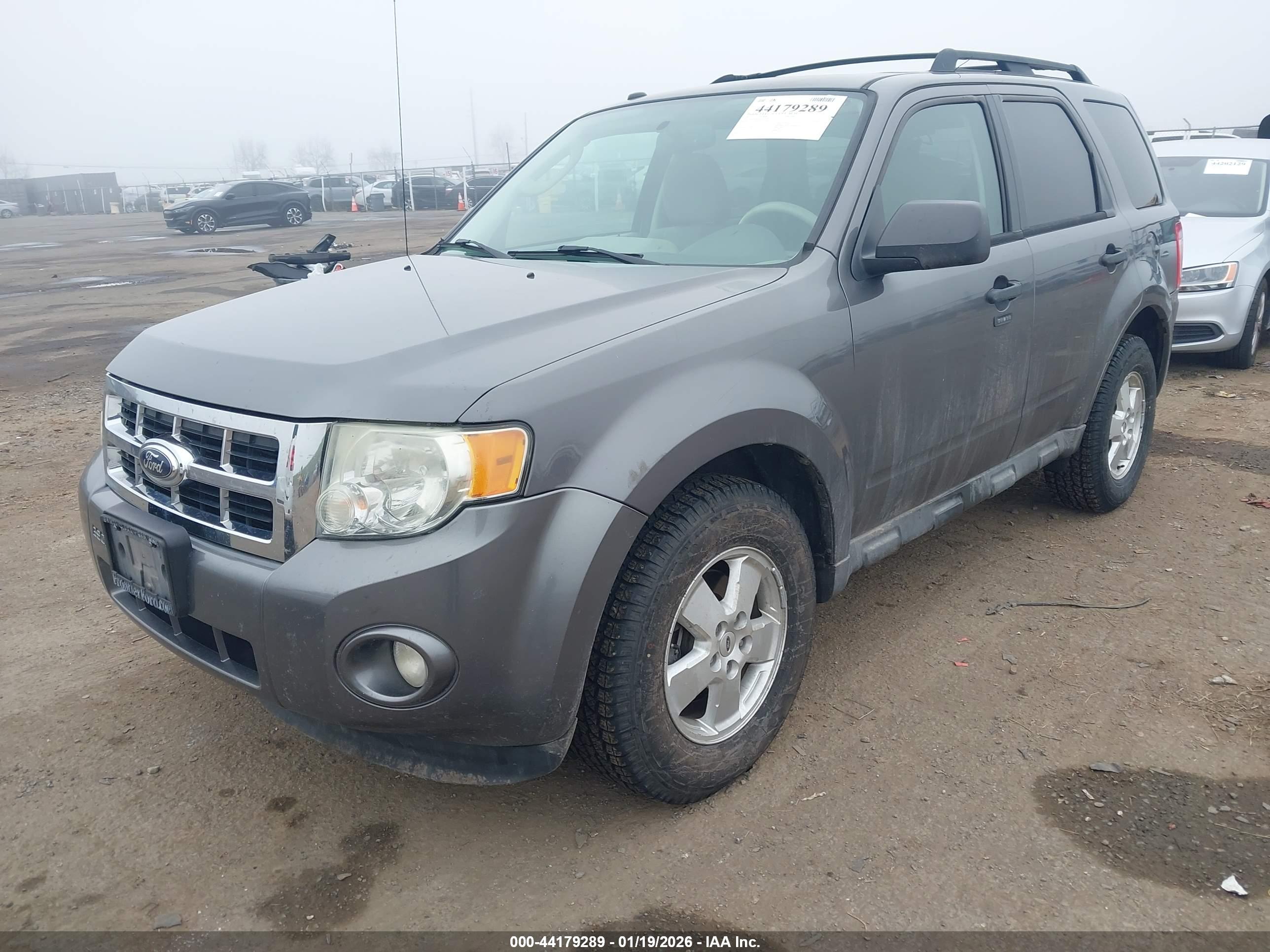 FORD ESCAPE image 2