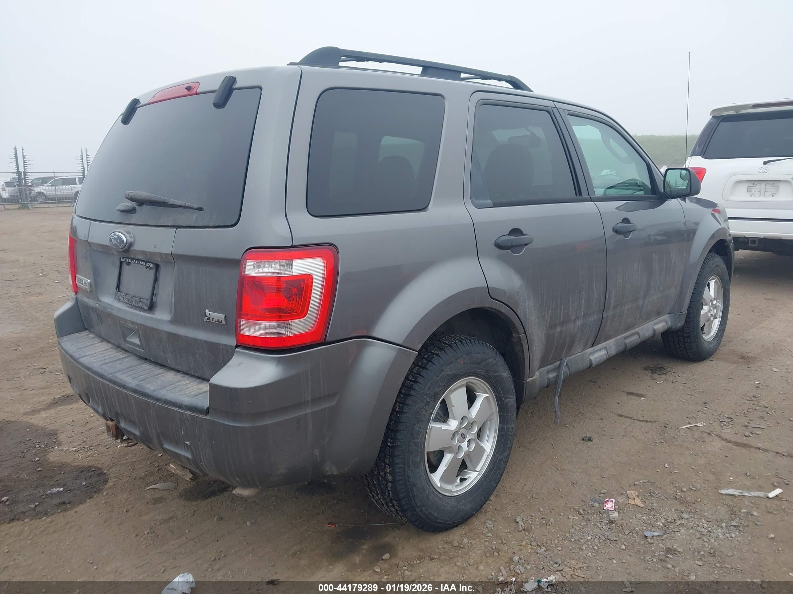 FORD ESCAPE image 4