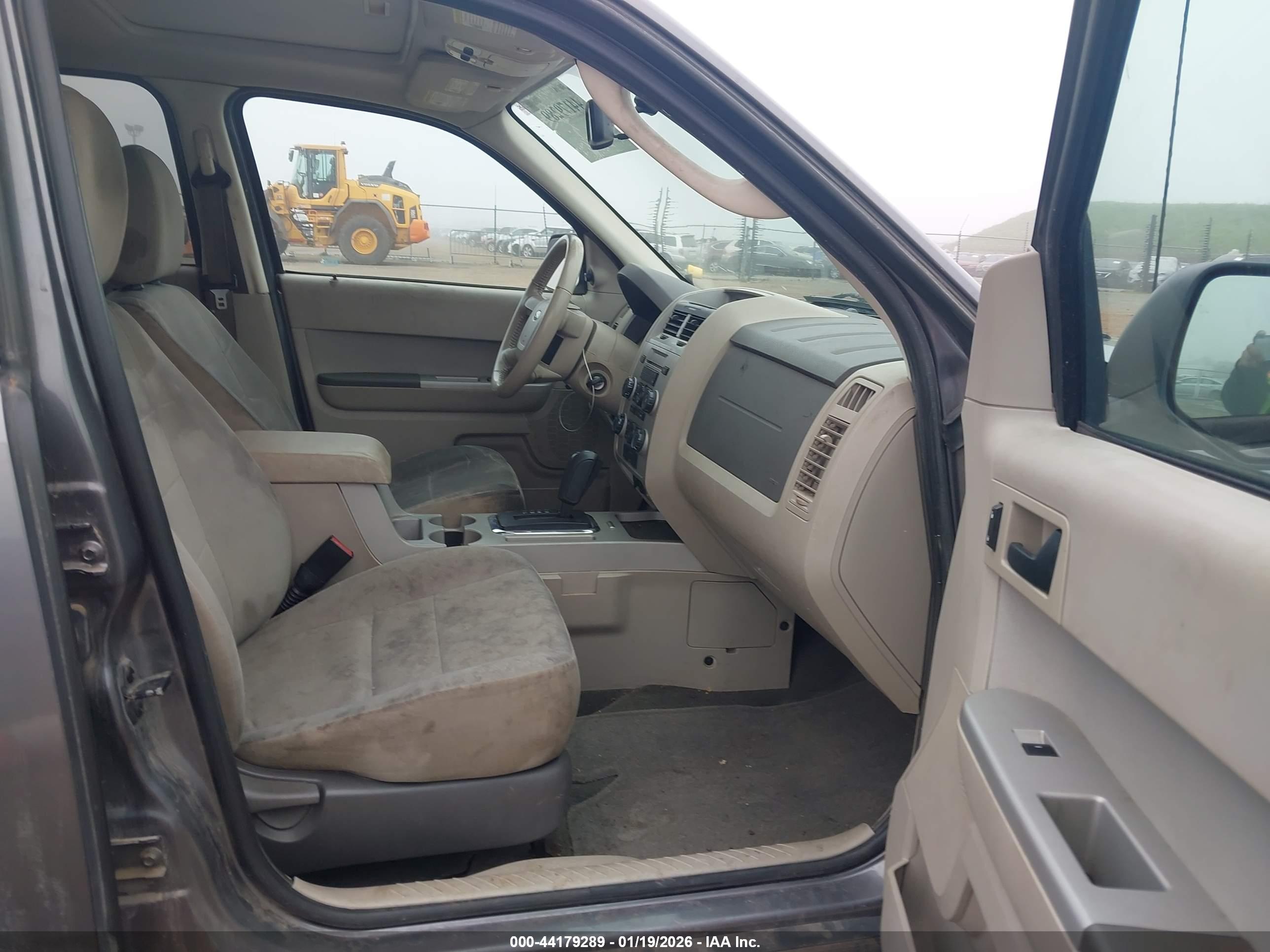 FORD ESCAPE image 5
