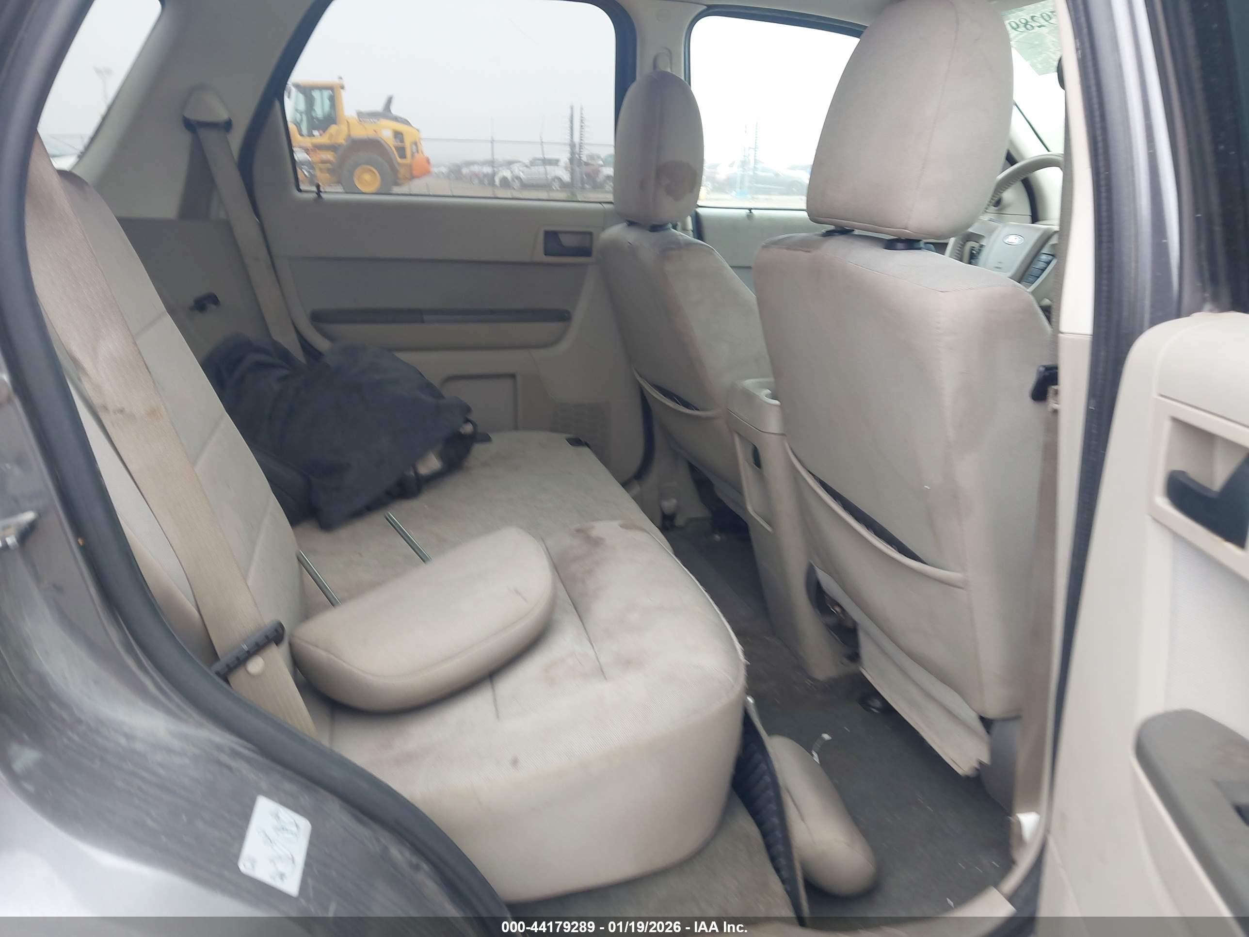 FORD ESCAPE image 8