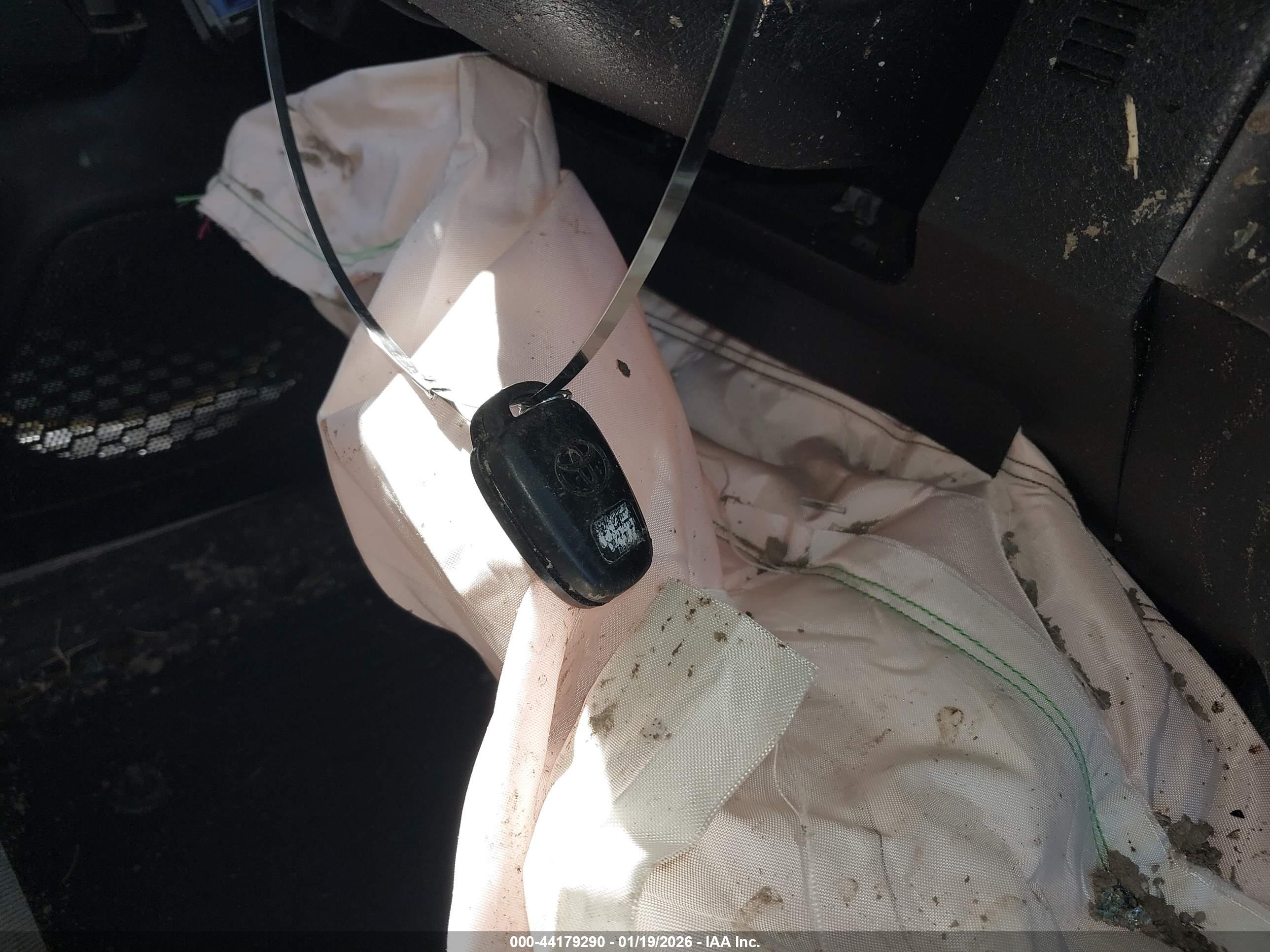 TOYOTA TACOMA image 11
