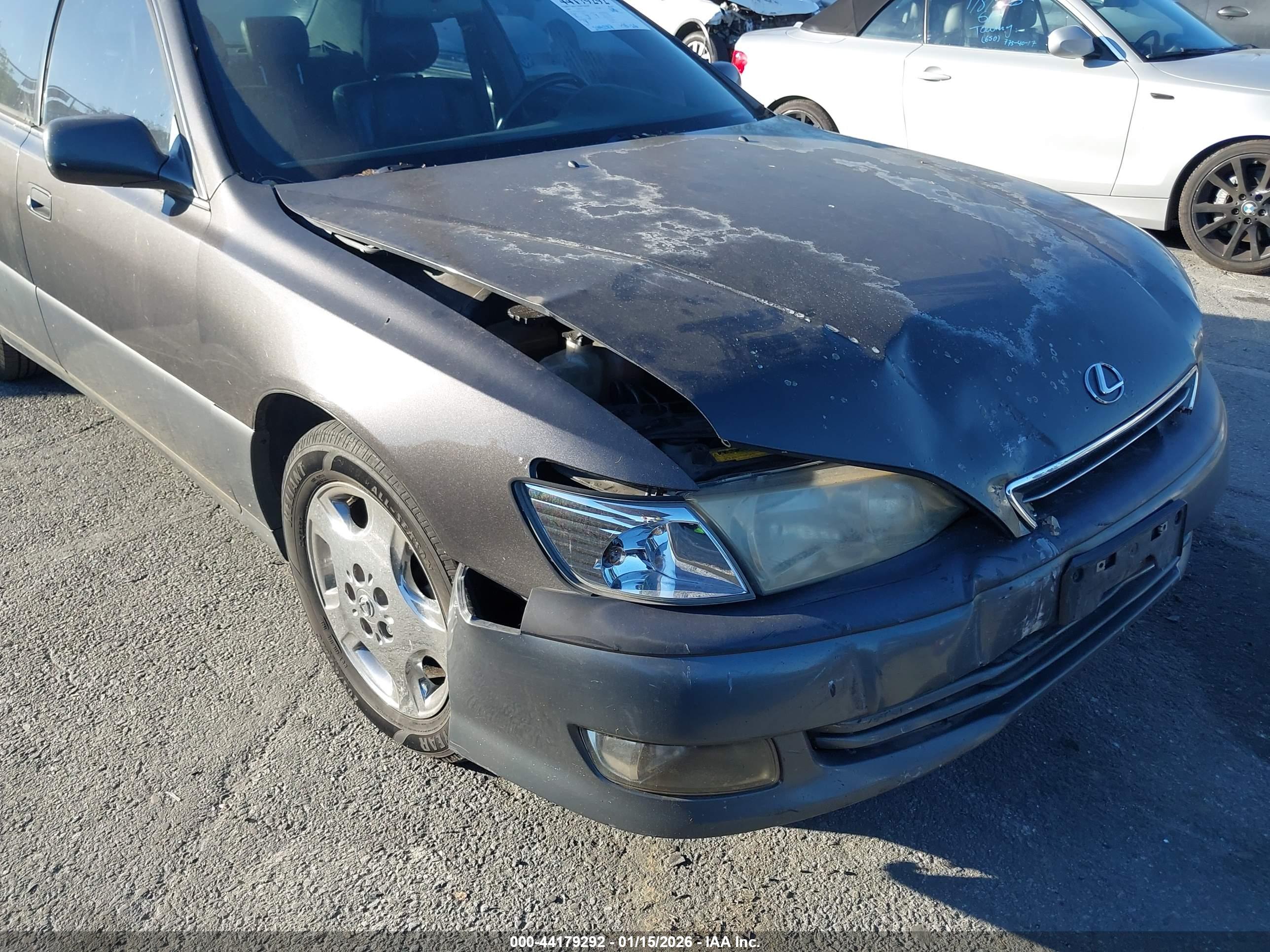 LEXUS ES image 6
