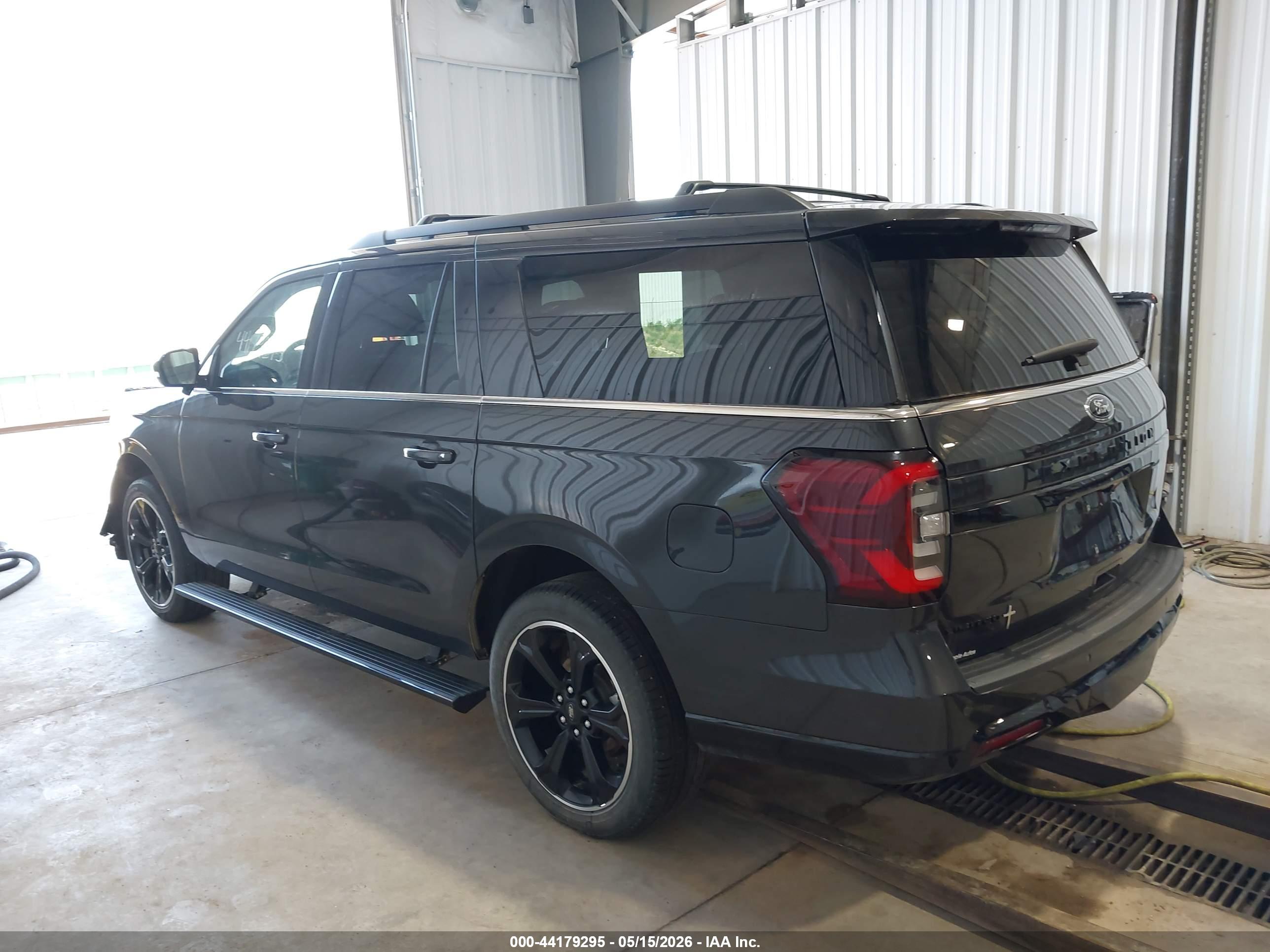 FORD EXPEDITION image 3