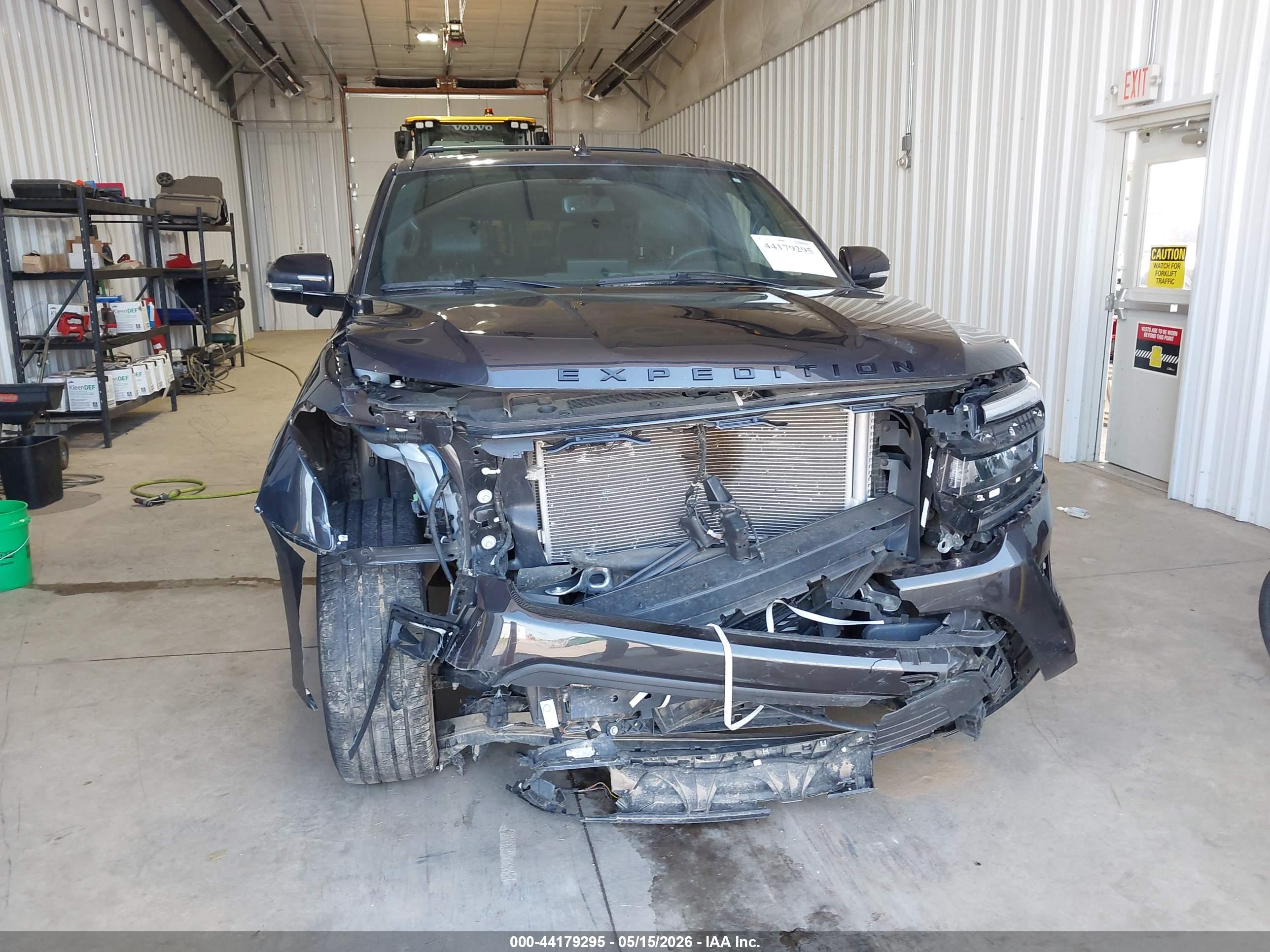 FORD EXPEDITION image 6