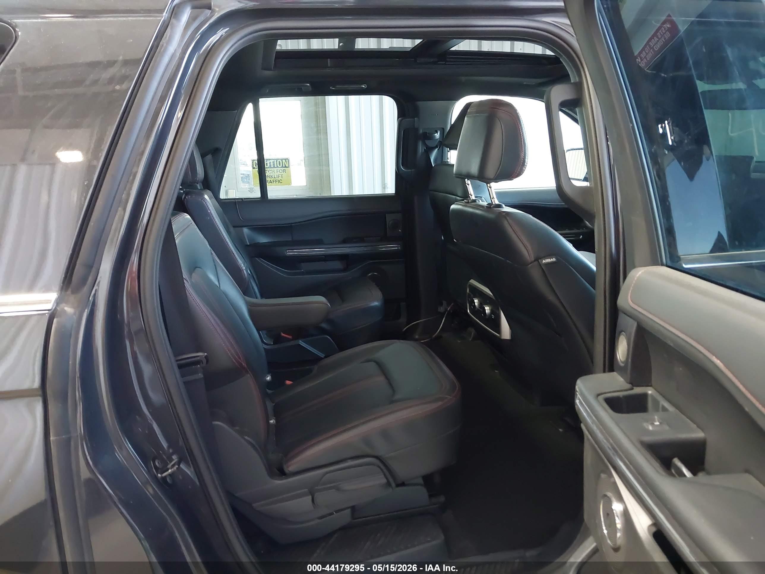 FORD EXPEDITION image 8