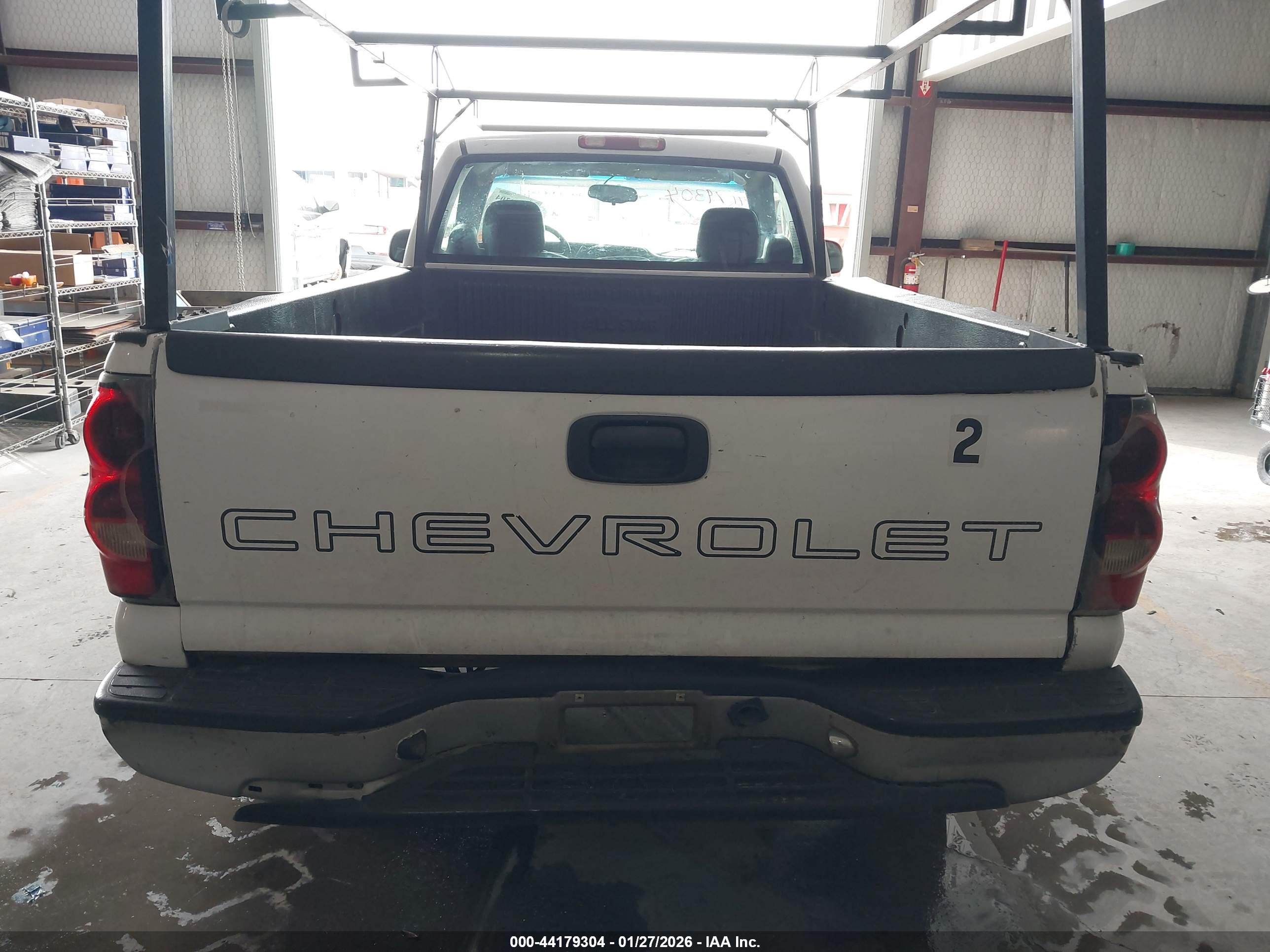CHEVROLET SILVERADO image 8