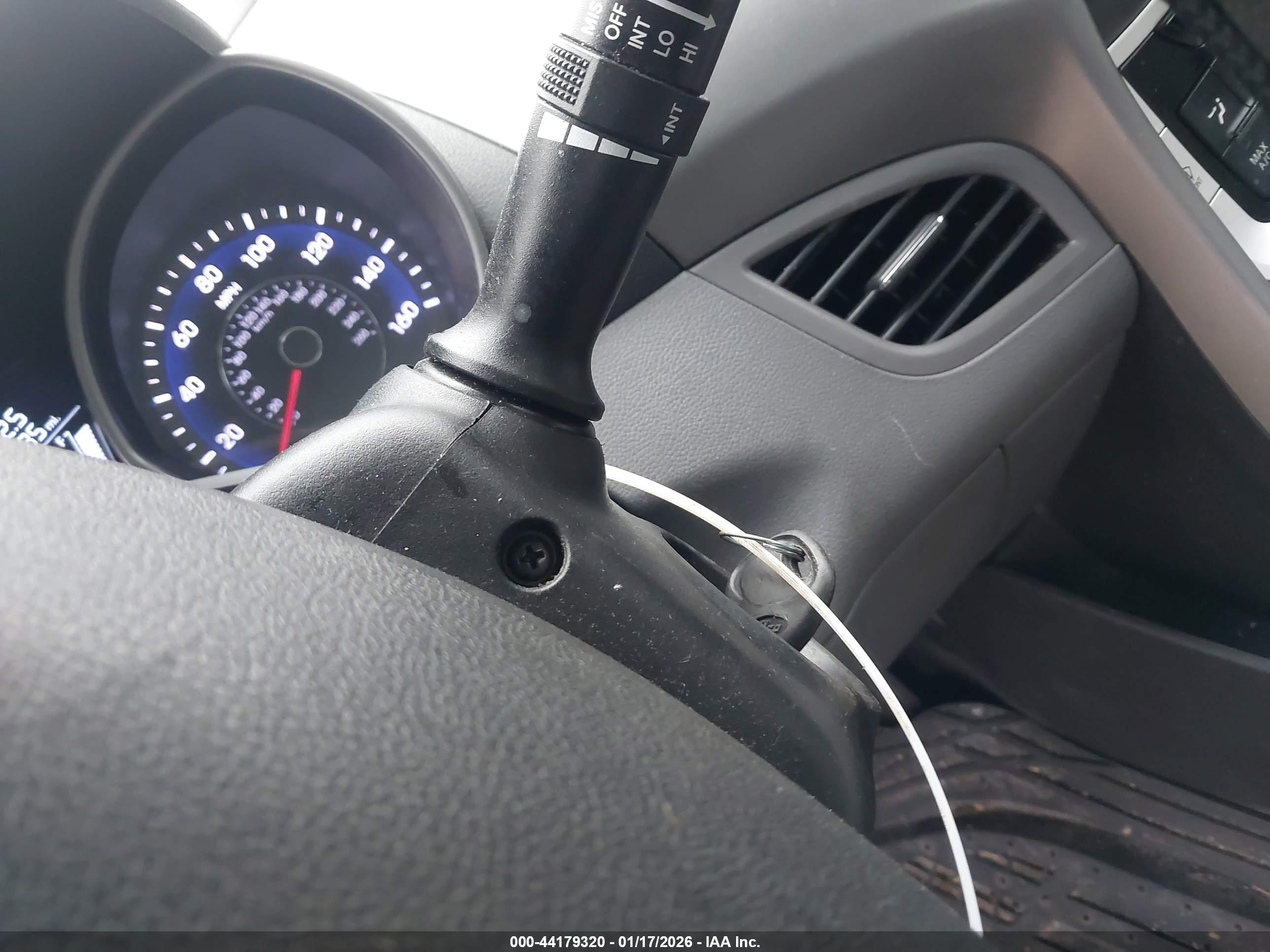 HYUNDAI ELANTRA image 11