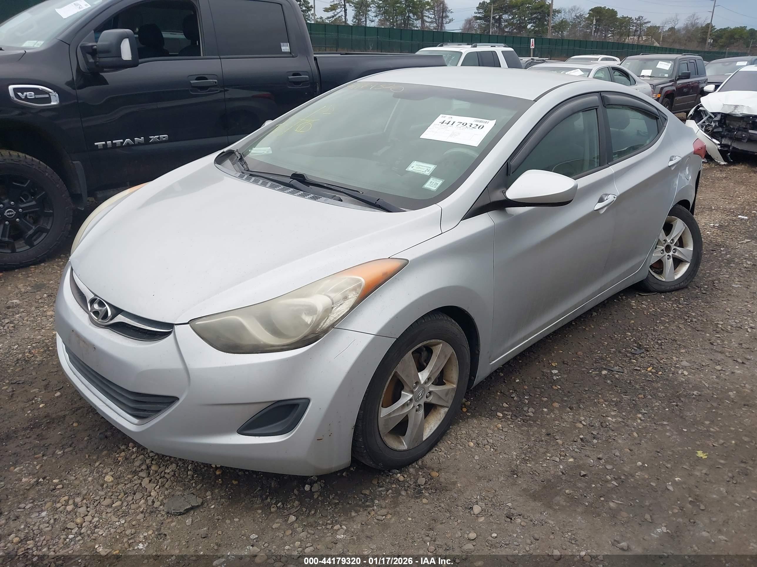 HYUNDAI ELANTRA image 2