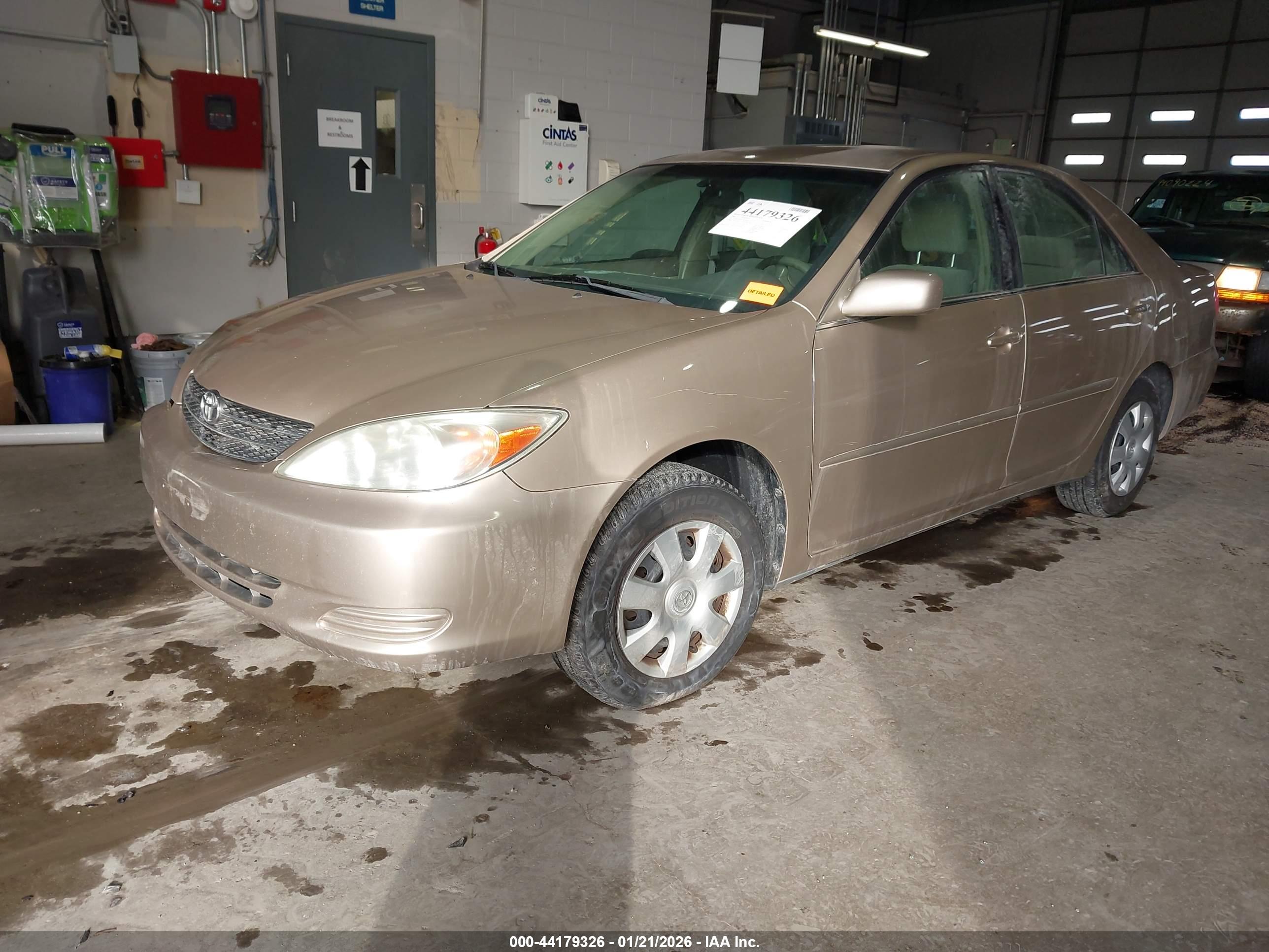 TOYOTA CAMRY image 2