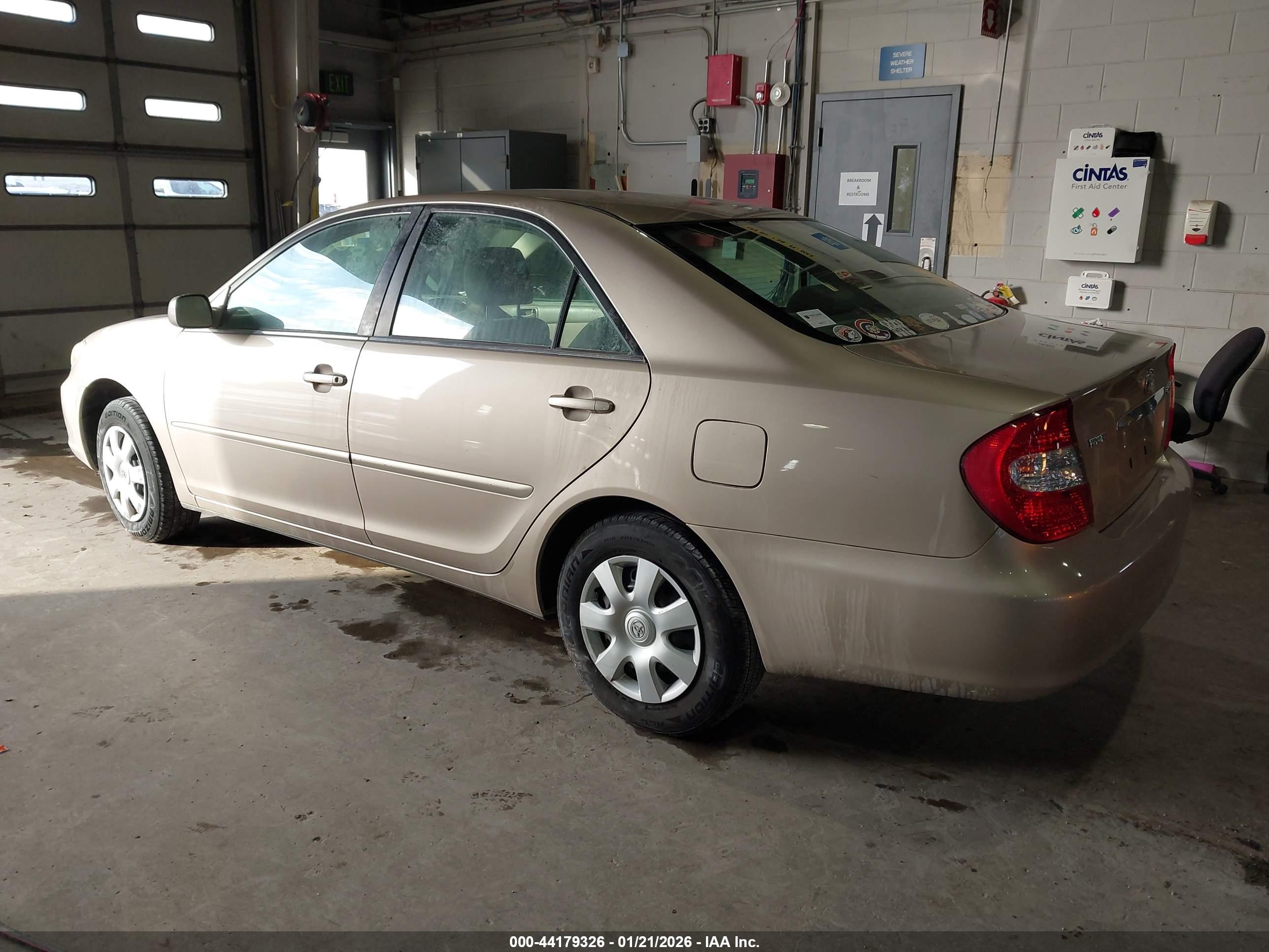 TOYOTA CAMRY image 3