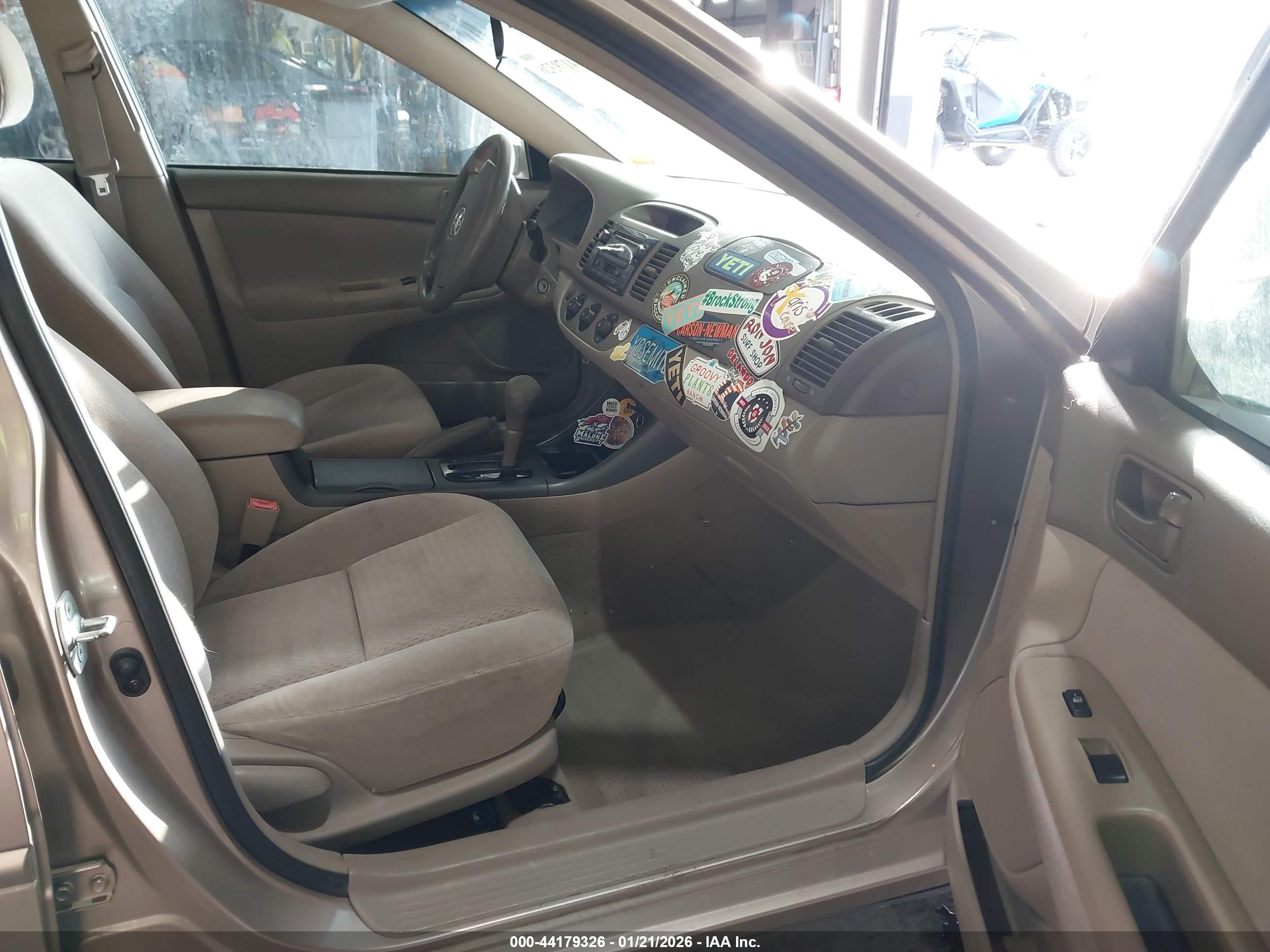 TOYOTA CAMRY image 5