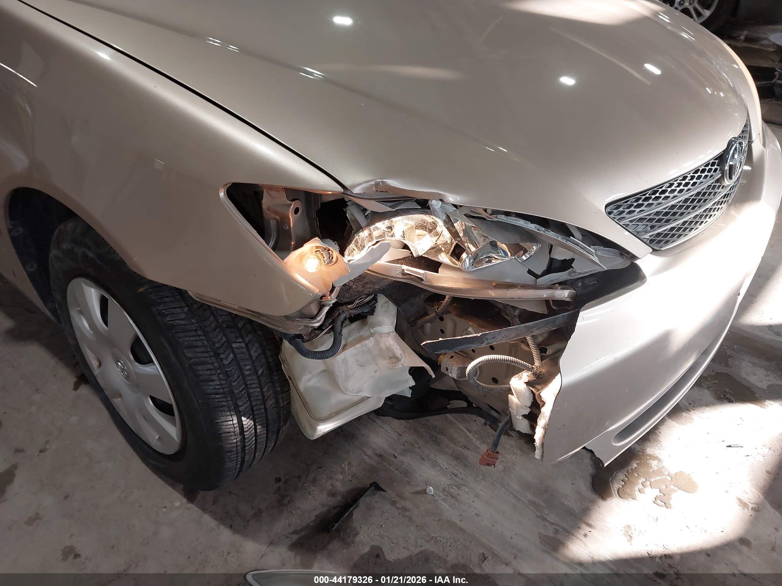 TOYOTA CAMRY image 6