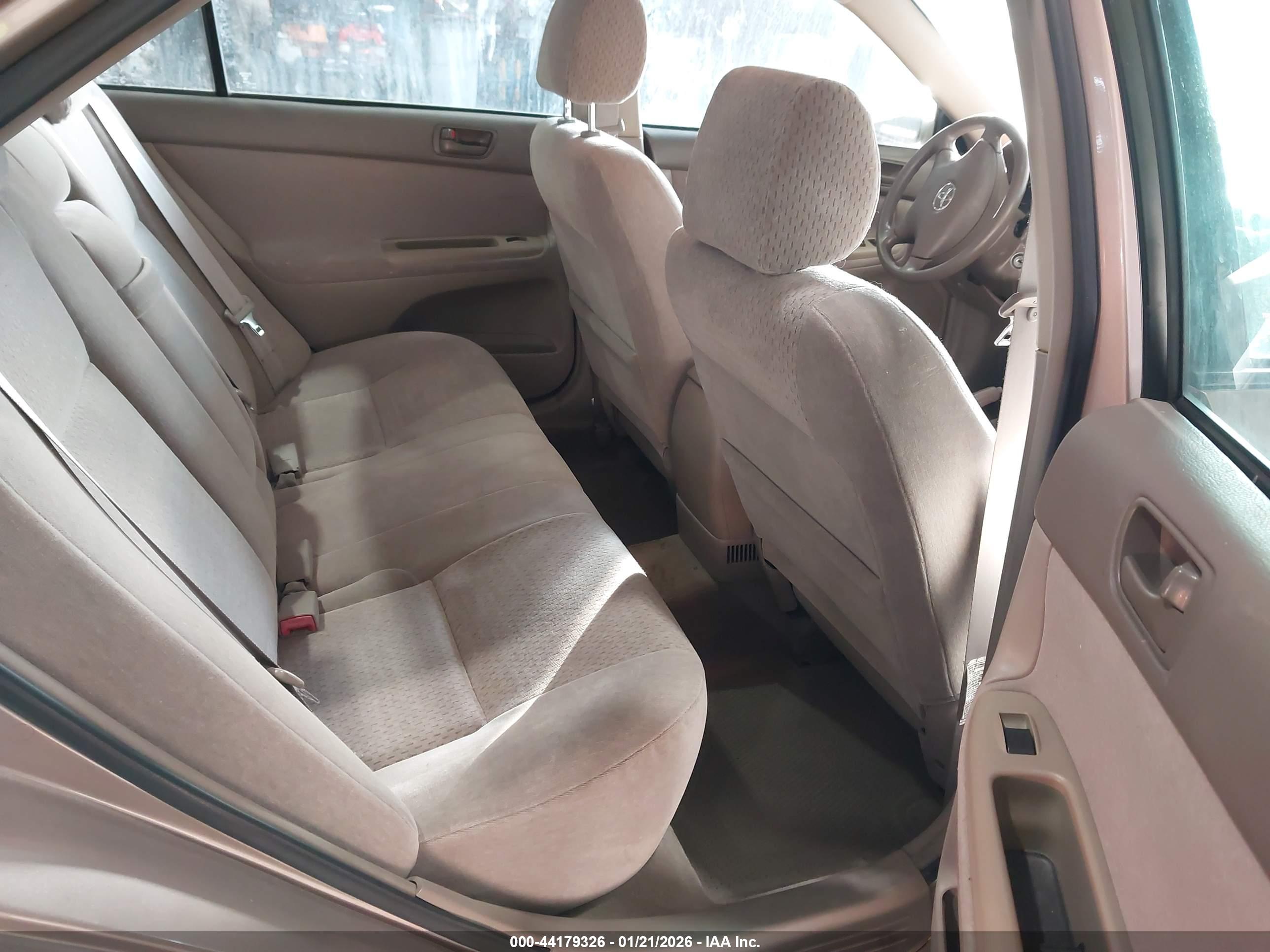 TOYOTA CAMRY image 8