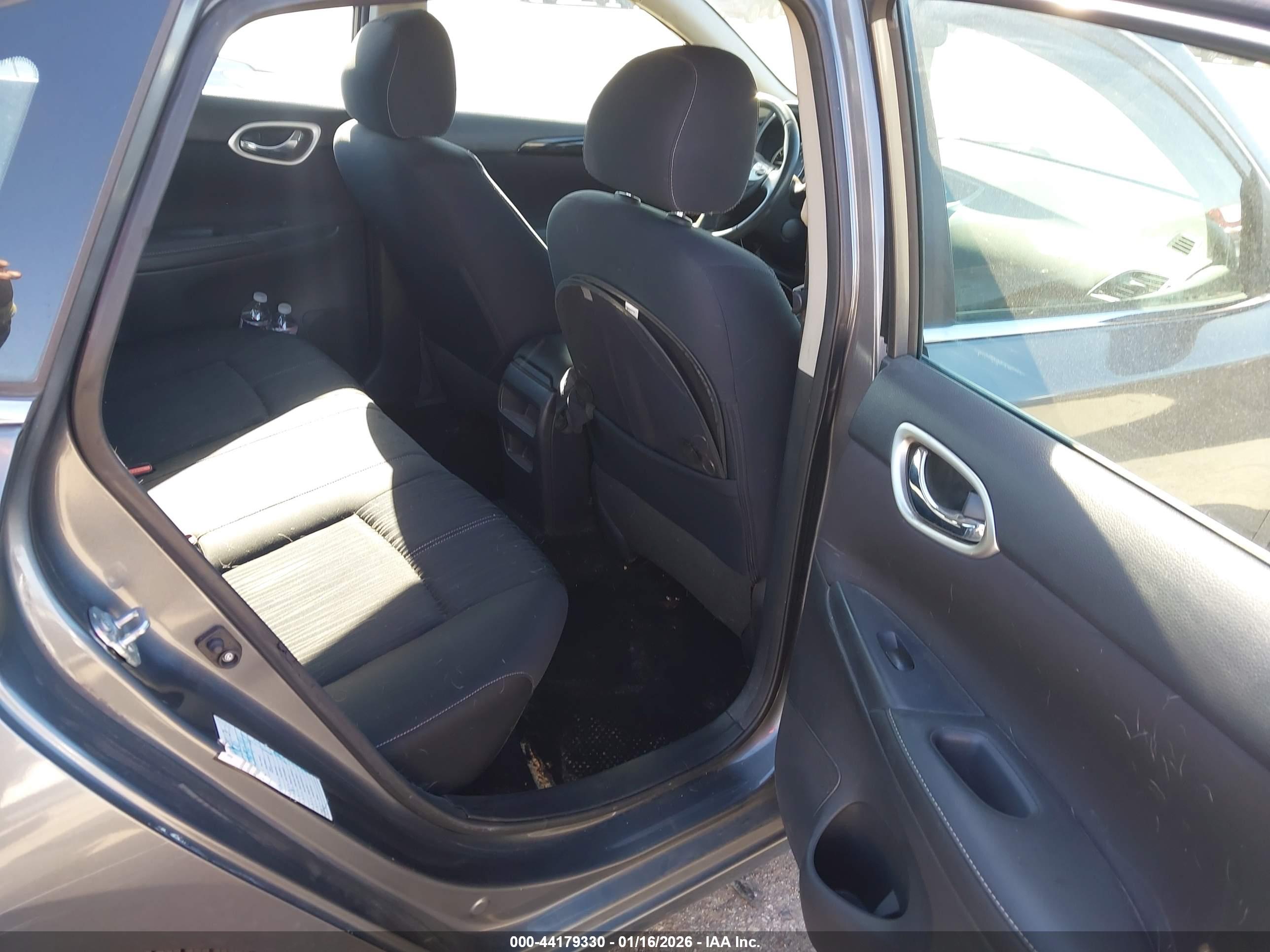 NISSAN SENTRA image 8
