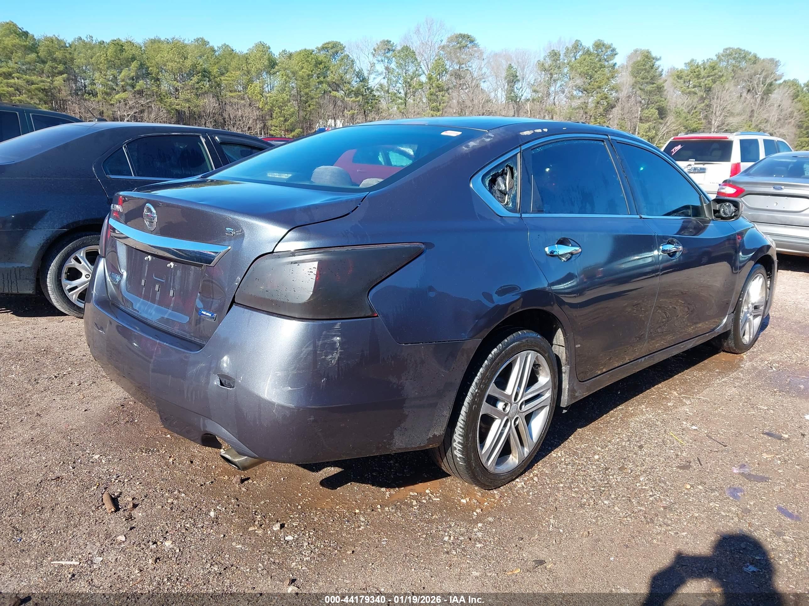 NISSAN ALTIMA image 4