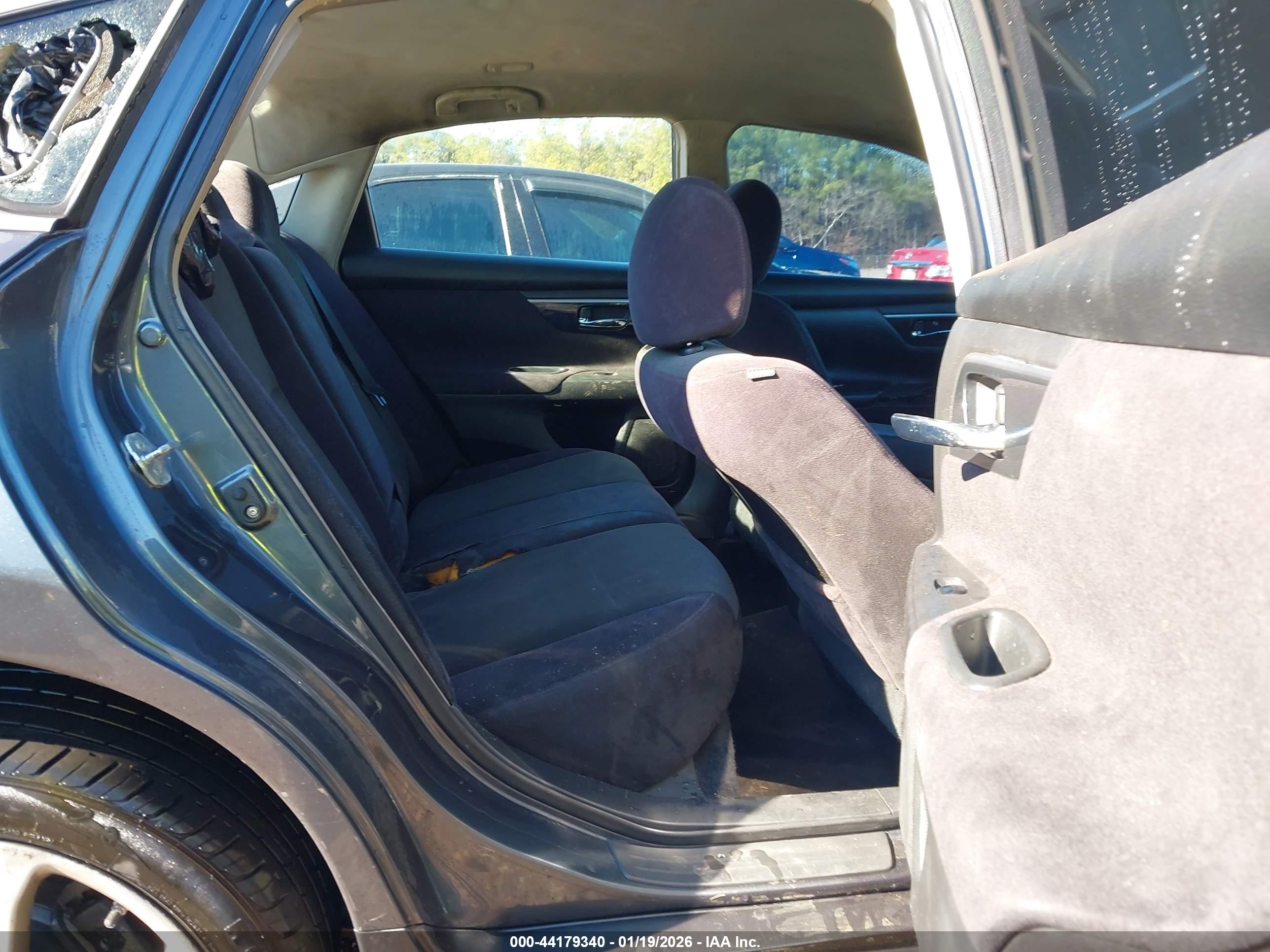NISSAN ALTIMA image 8