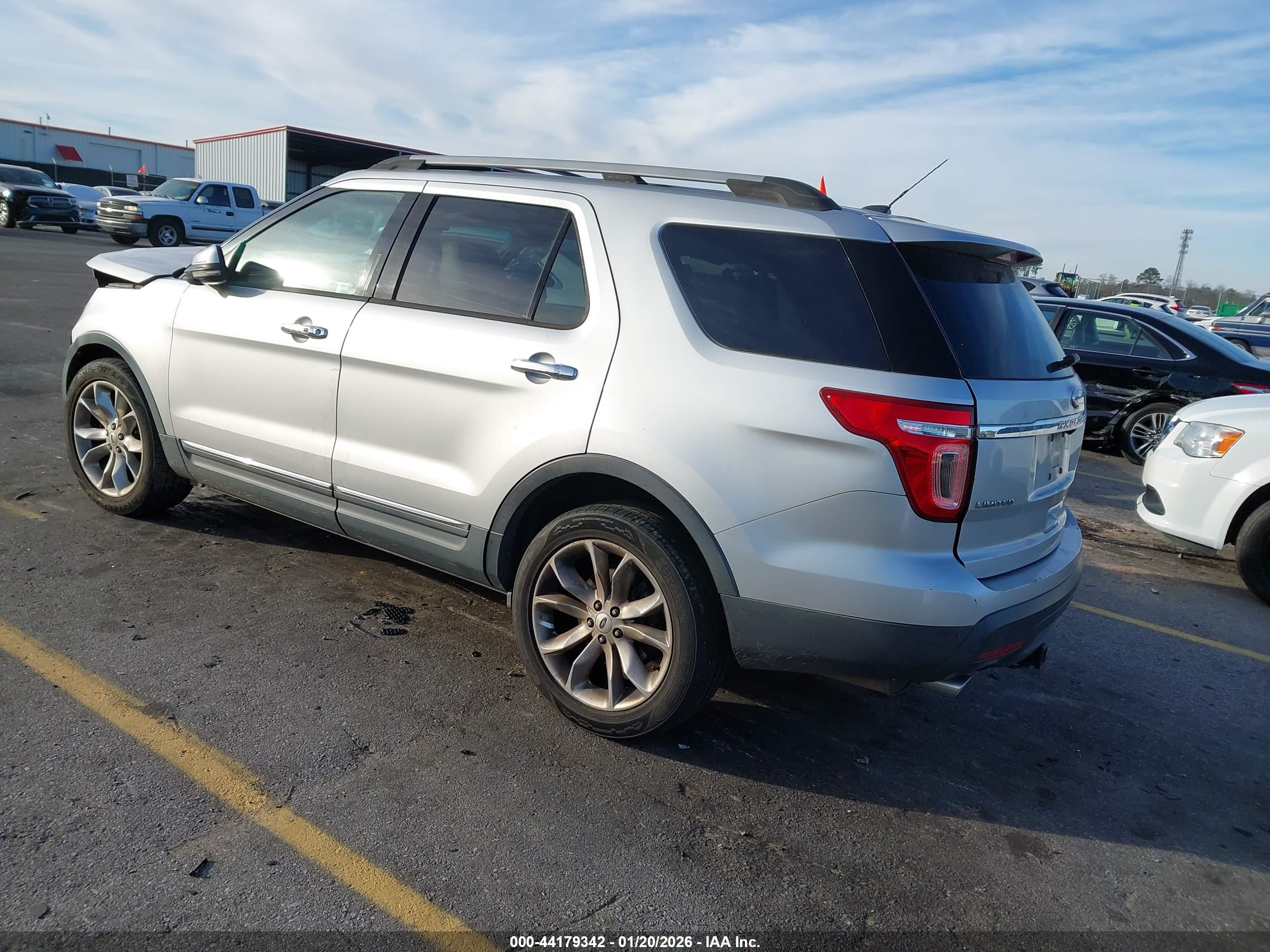 FORD EXPLORER image 3