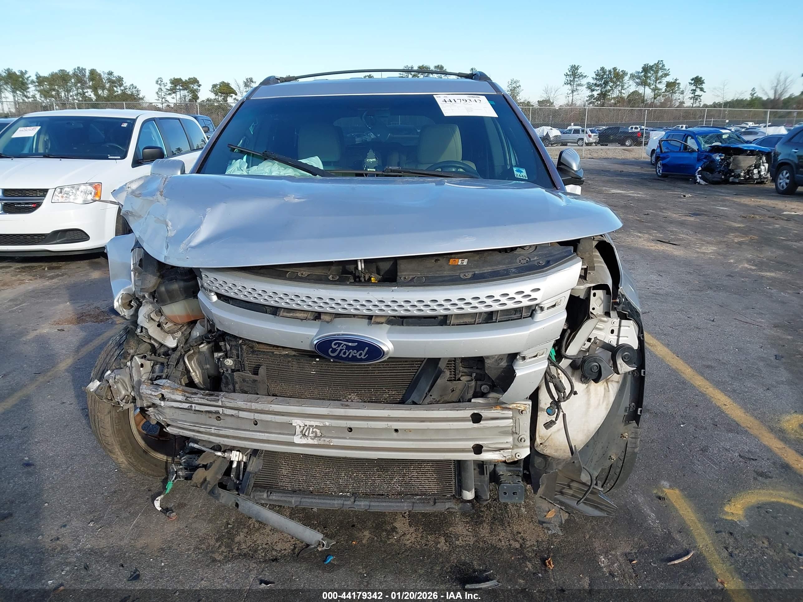 FORD EXPLORER image 6