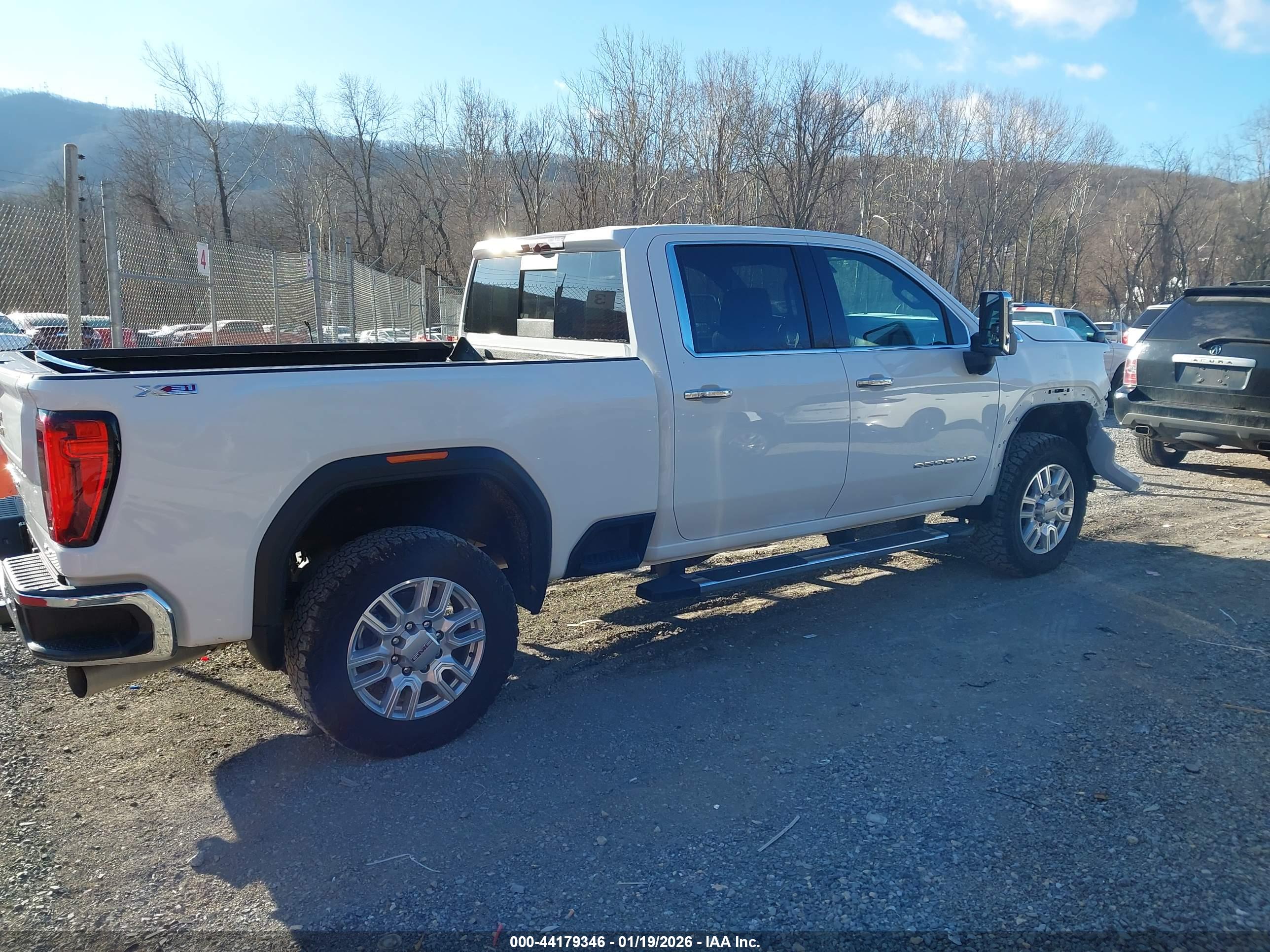 GMC SIERRA image 4