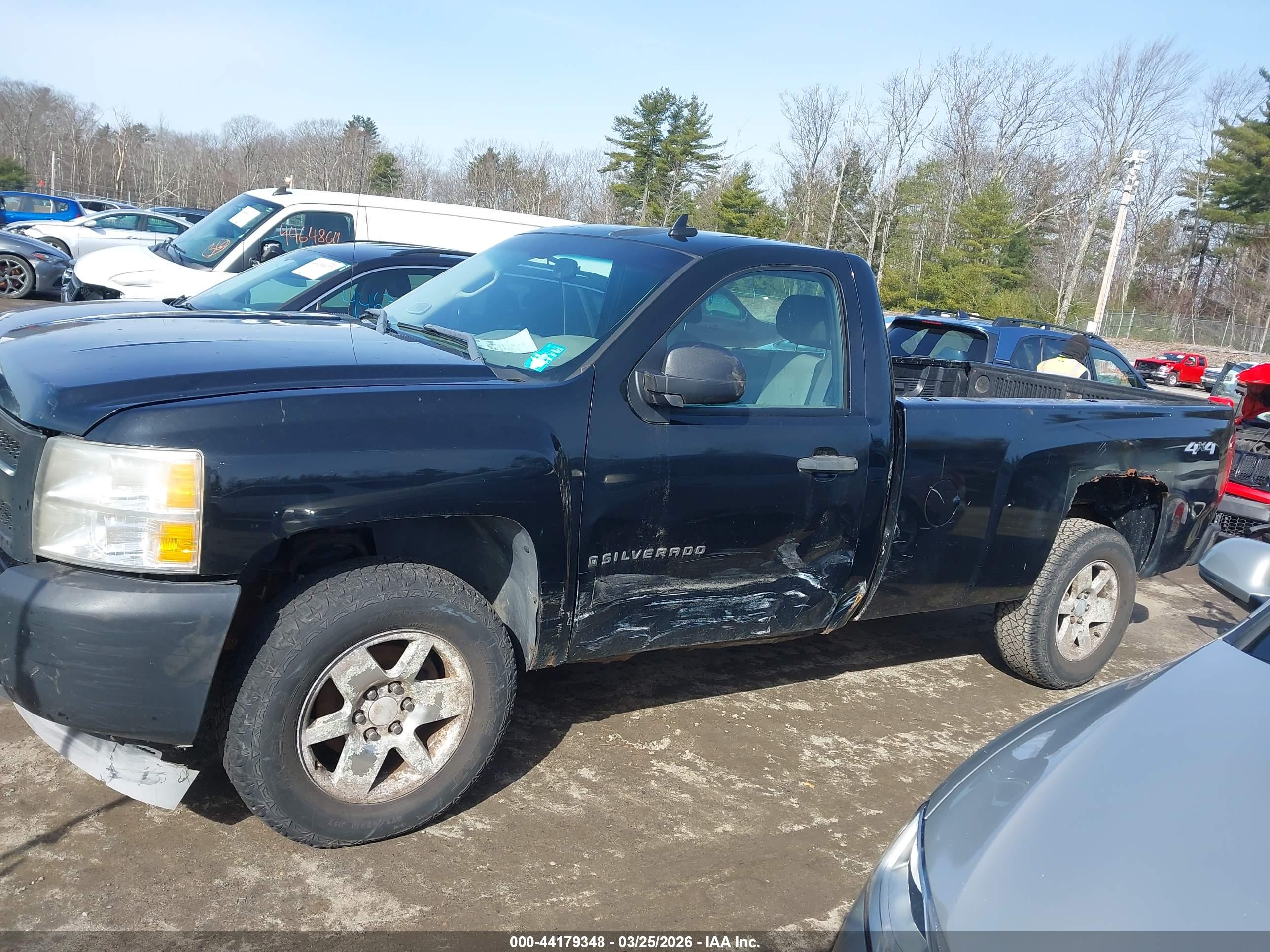 CHEVROLET SILVERADO image 6