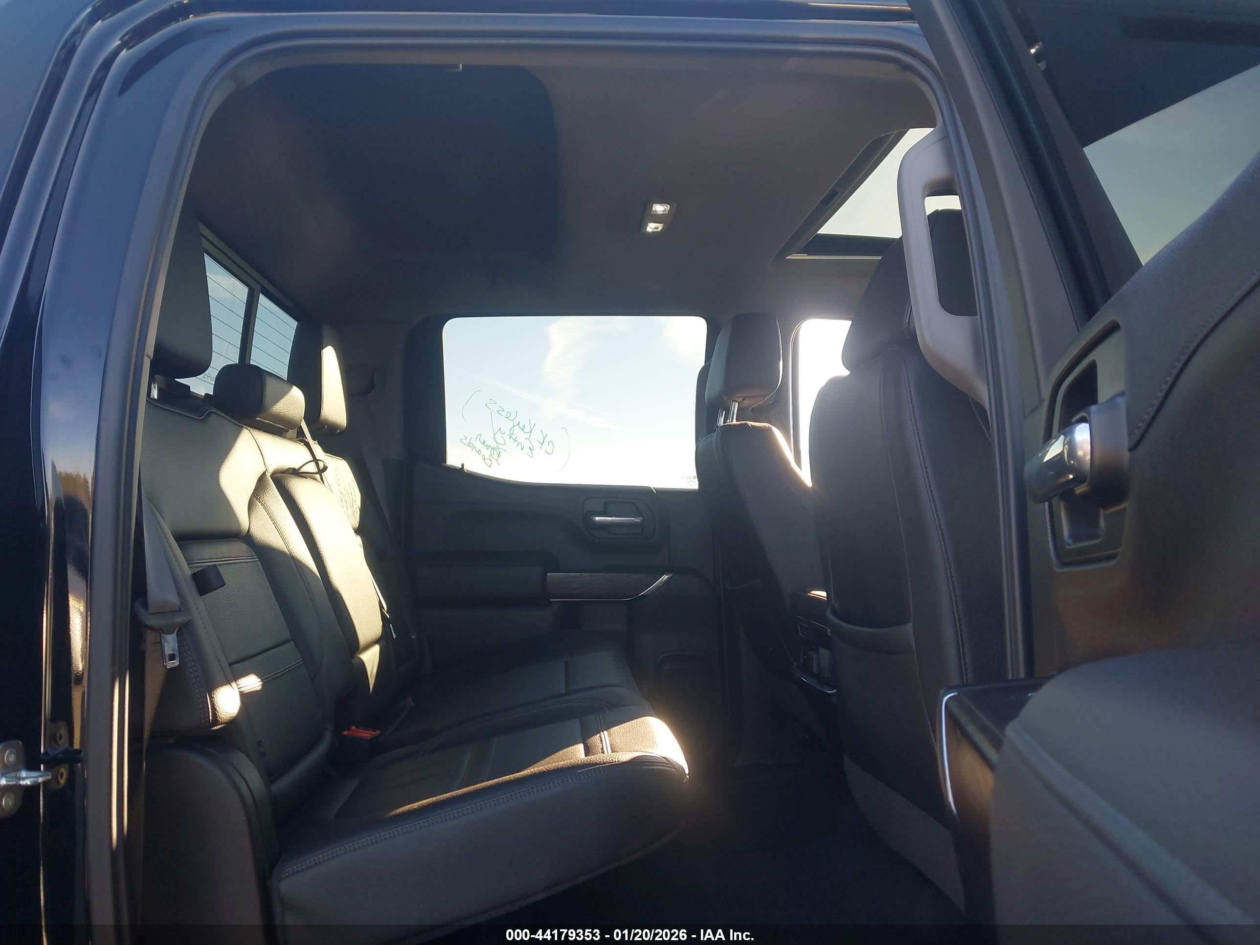 GMC SIERRA image 8