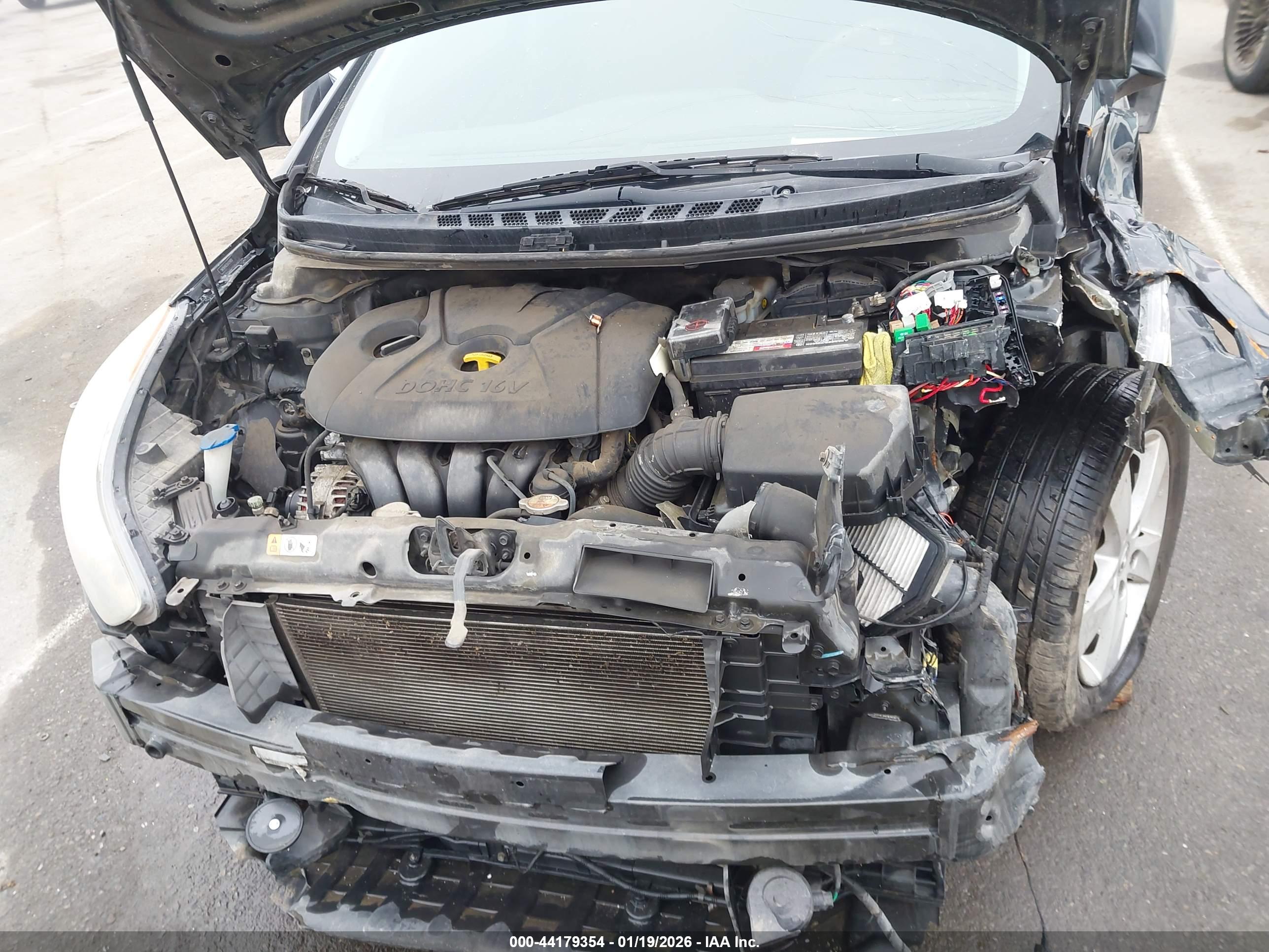 HYUNDAI ELANTRA image 10