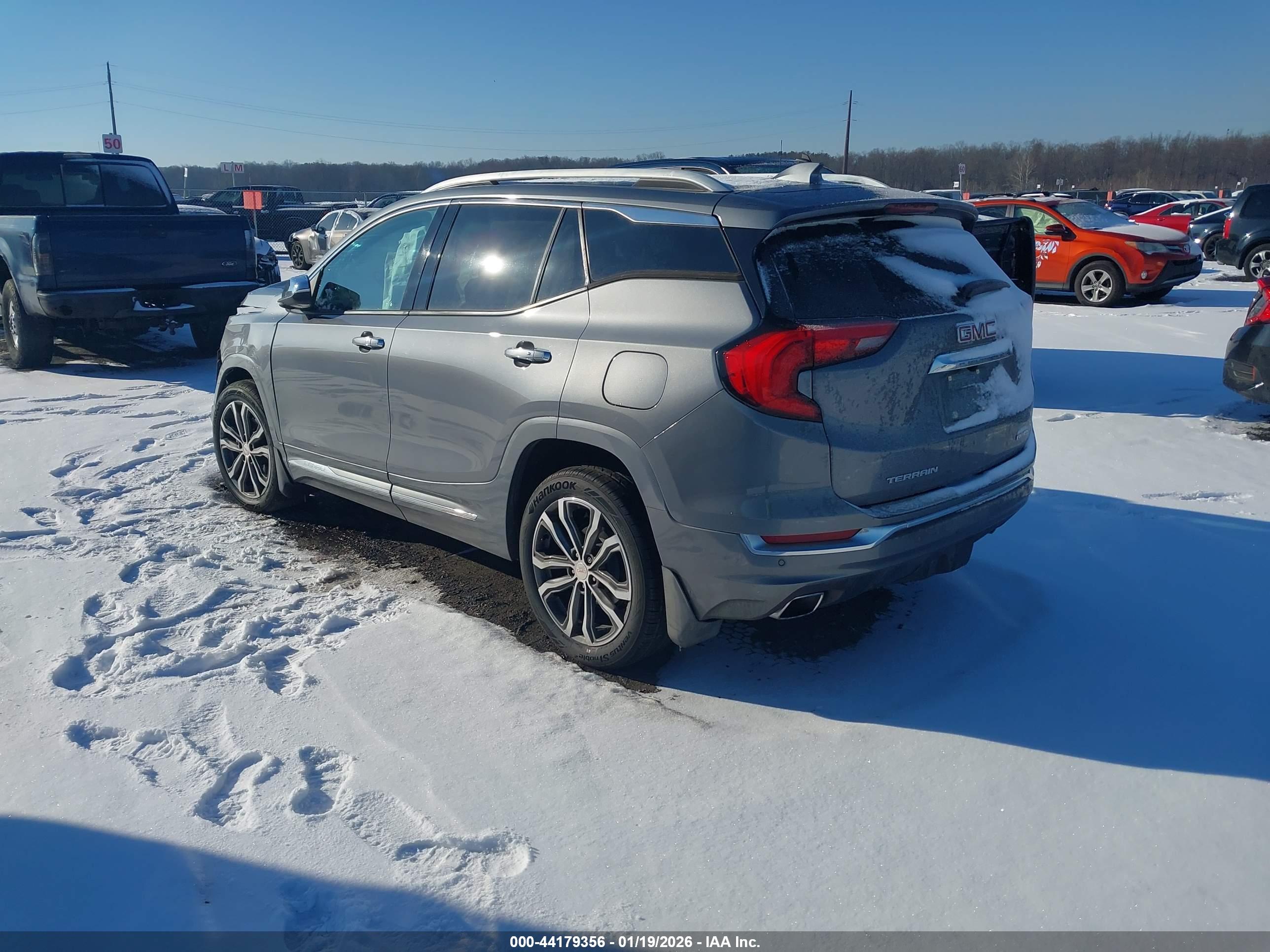 GMC TERRAIN image 3